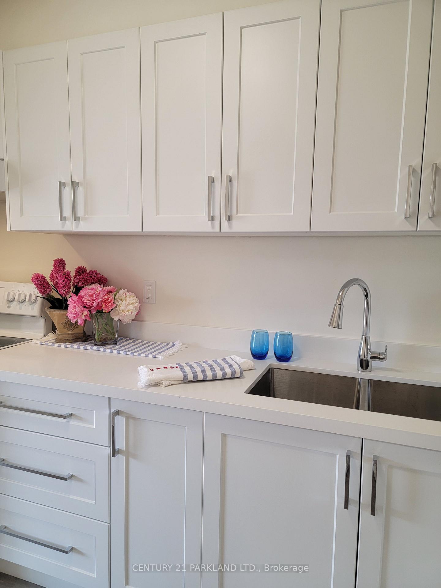 Photo 5 of Unit #215, 5 Massey Square, Toronto, Crescent Town — HOMEH