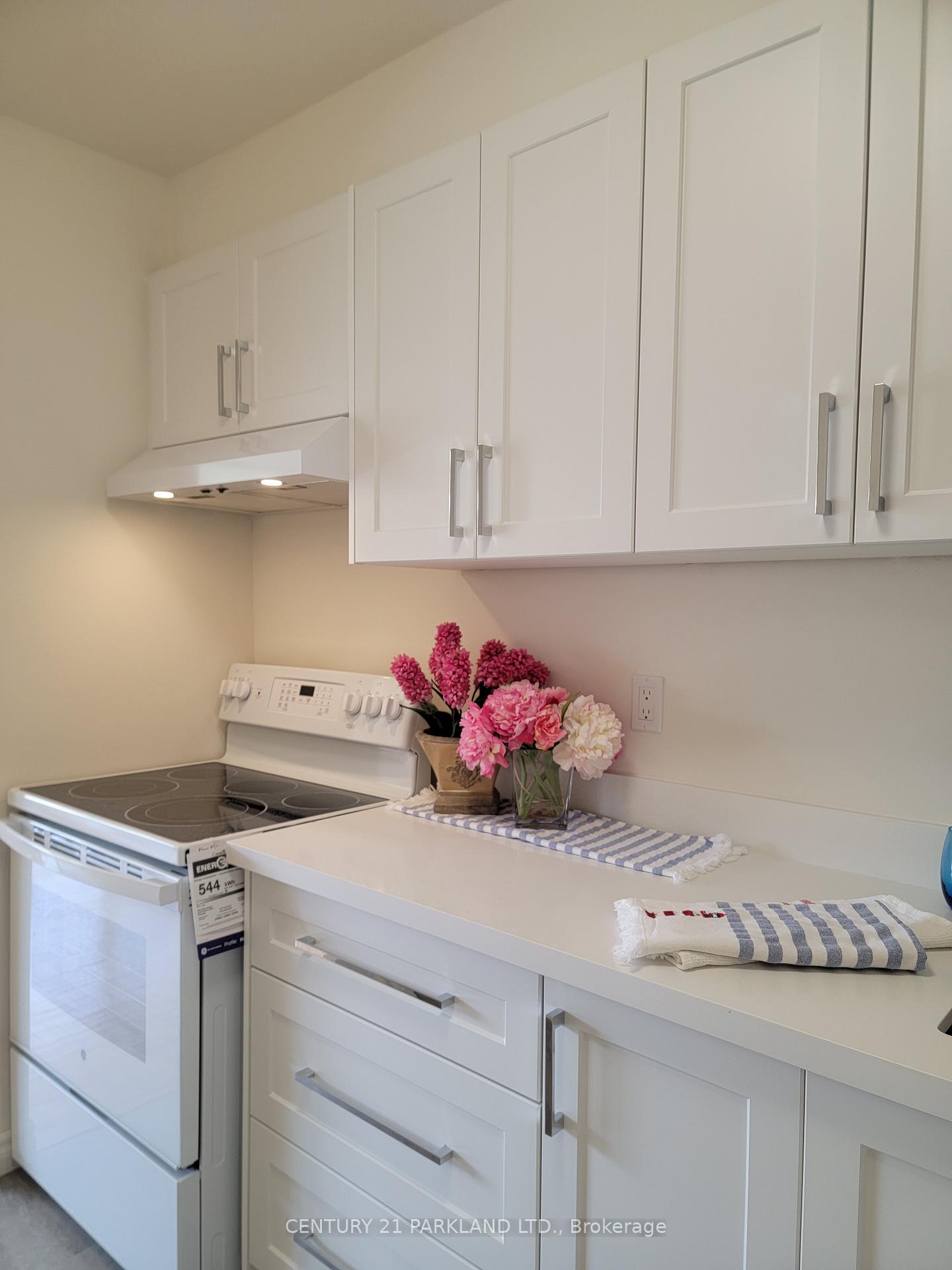 Photo 9 of Unit #215, 5 Massey Square, Toronto, Crescent Town — HOMEH