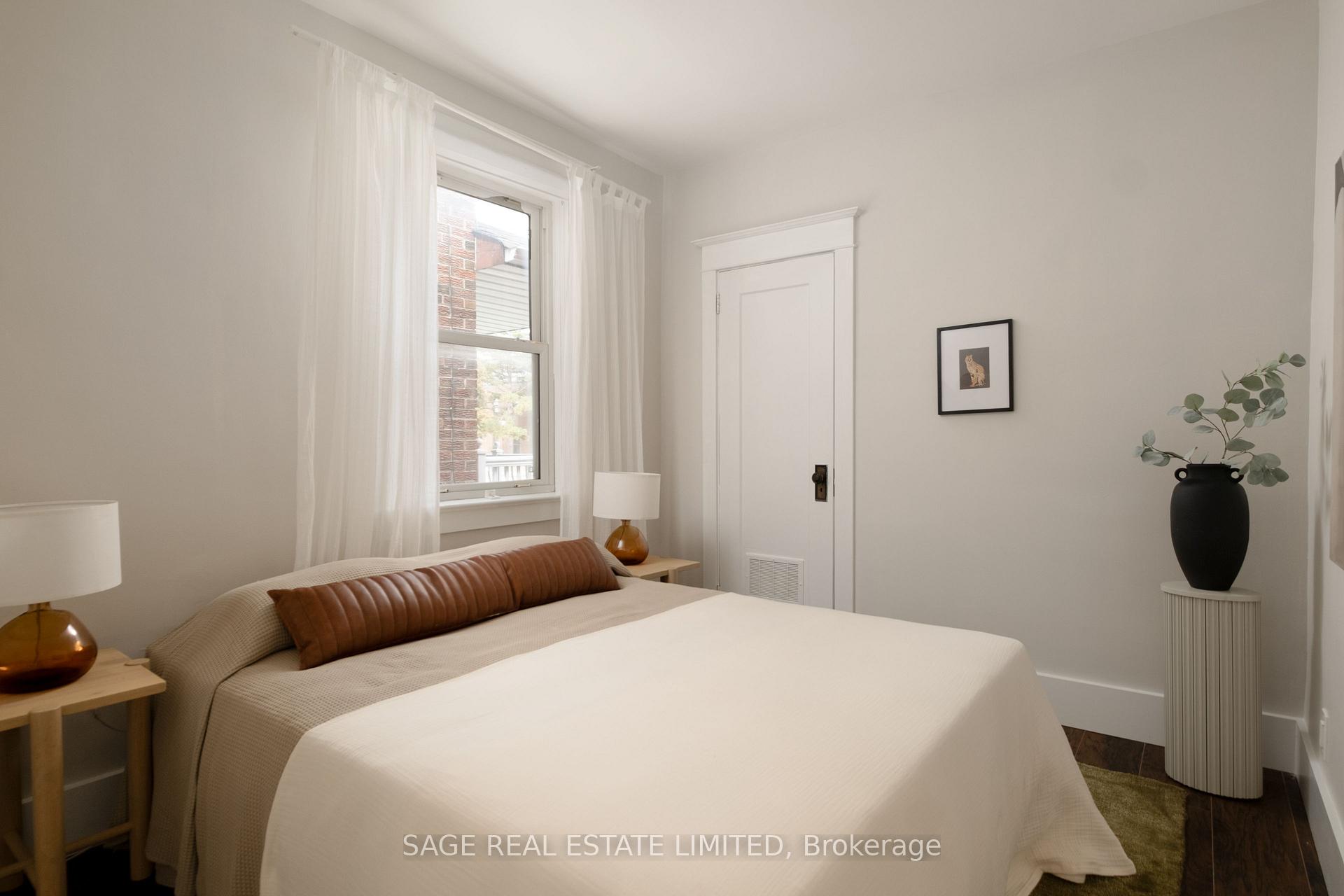 Photo 21 of 74 Barrington Avenue, Toronto, Woodbine-Lumsden — HOMEH