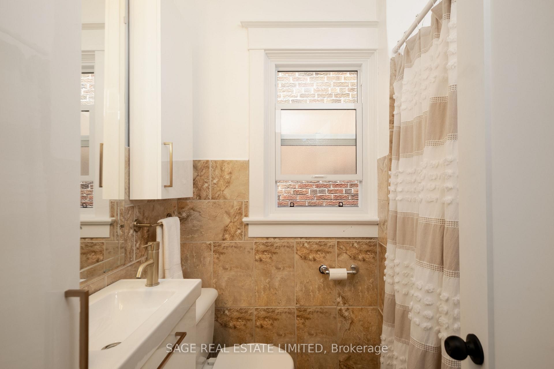 Photo 22 of 74 Barrington Avenue, Toronto, Woodbine-Lumsden — HOMEH