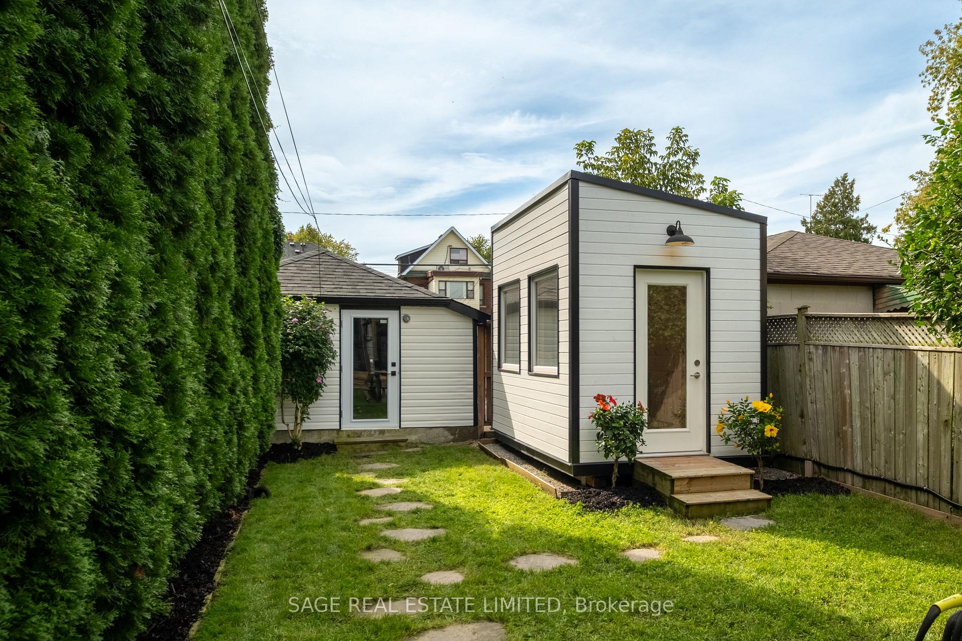 Photo 26 of 74 Barrington Avenue, Toronto, Woodbine-Lumsden — HOMEH