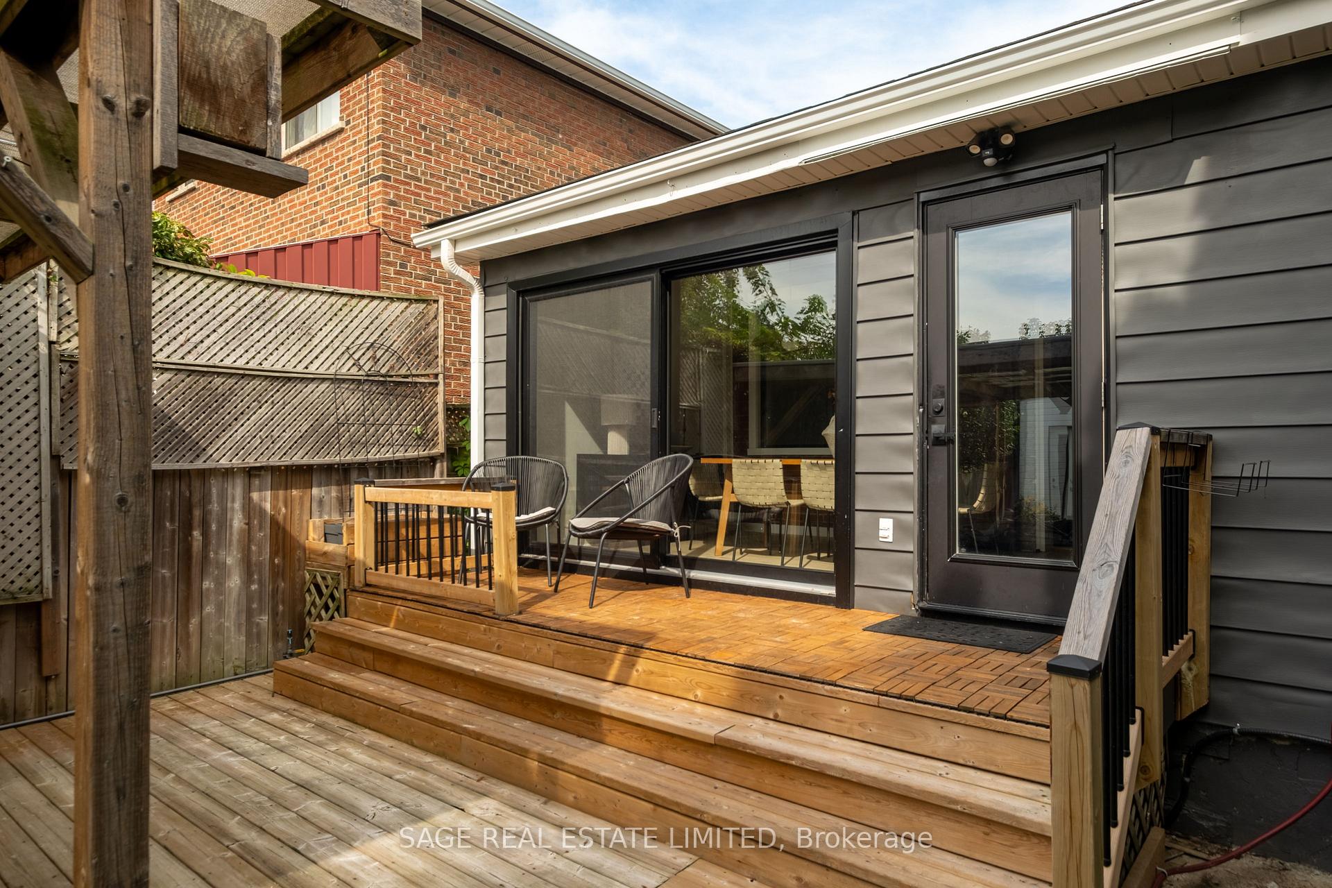 Photo 29 of 74 Barrington Avenue, Toronto, Woodbine-Lumsden — HOMEH