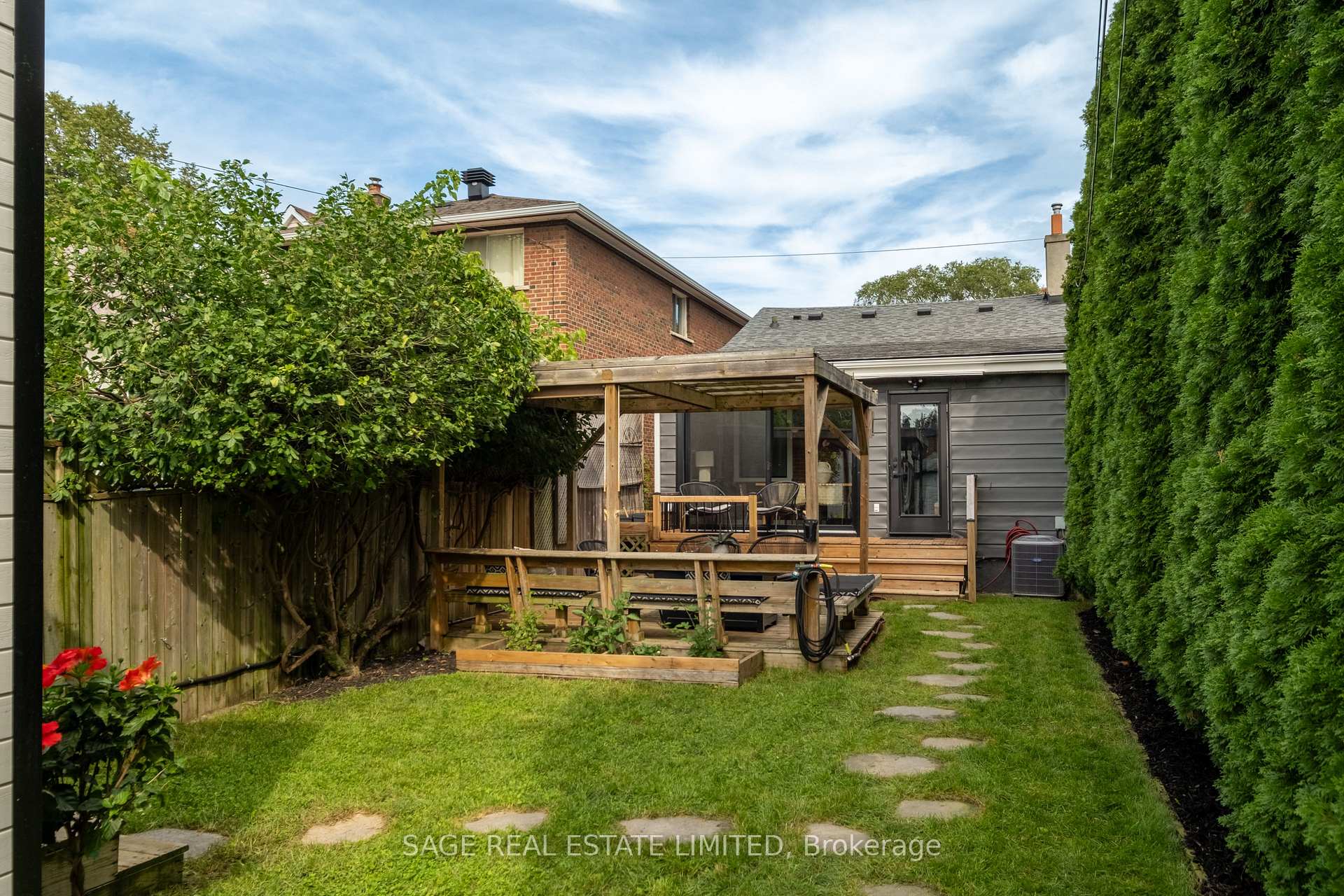 Photo 30 of 74 Barrington Avenue, Toronto, Woodbine-Lumsden — HOMEH