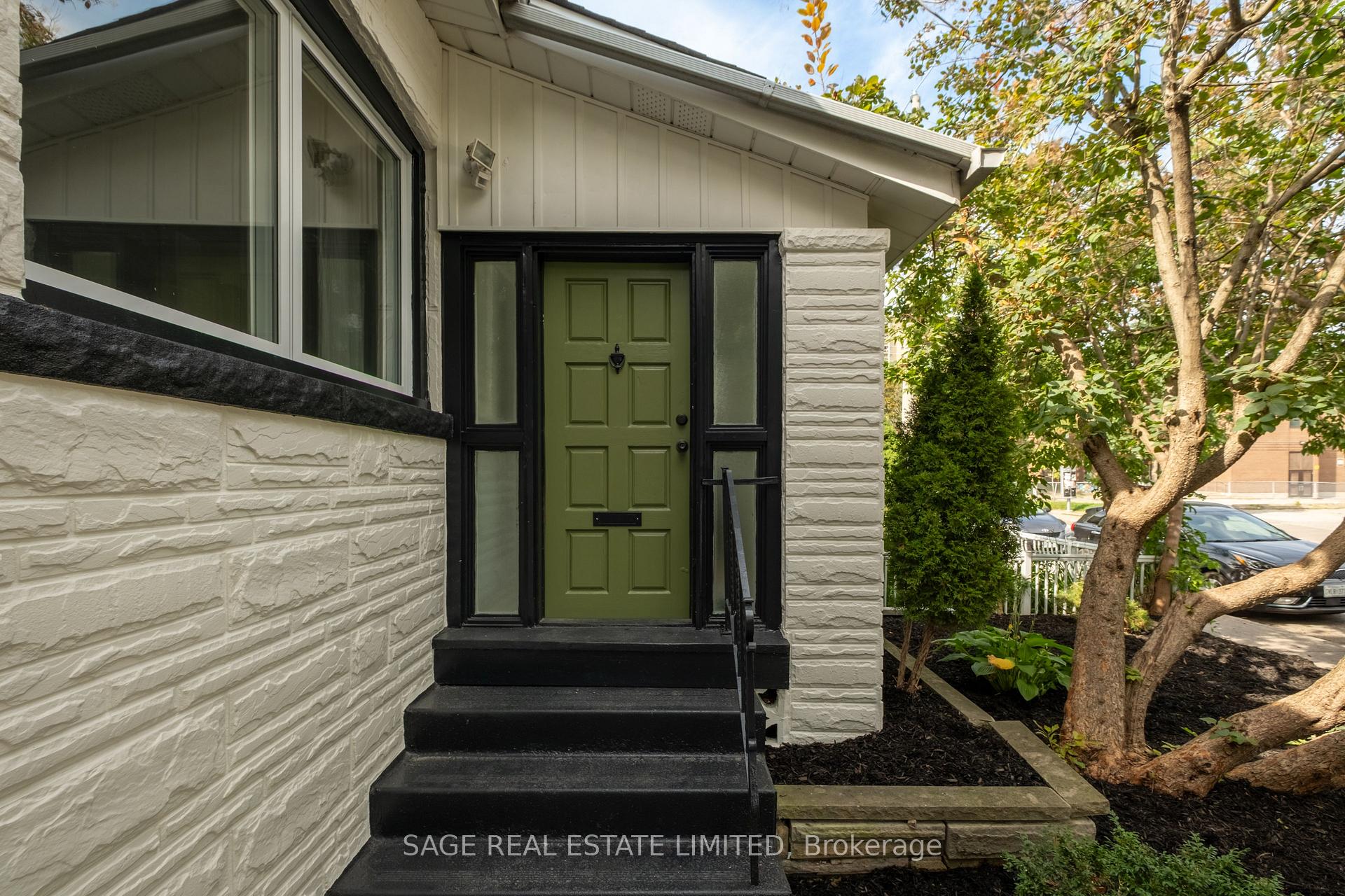 Photo 43 of 74 Barrington Avenue, Toronto, Woodbine-Lumsden — HOMEH