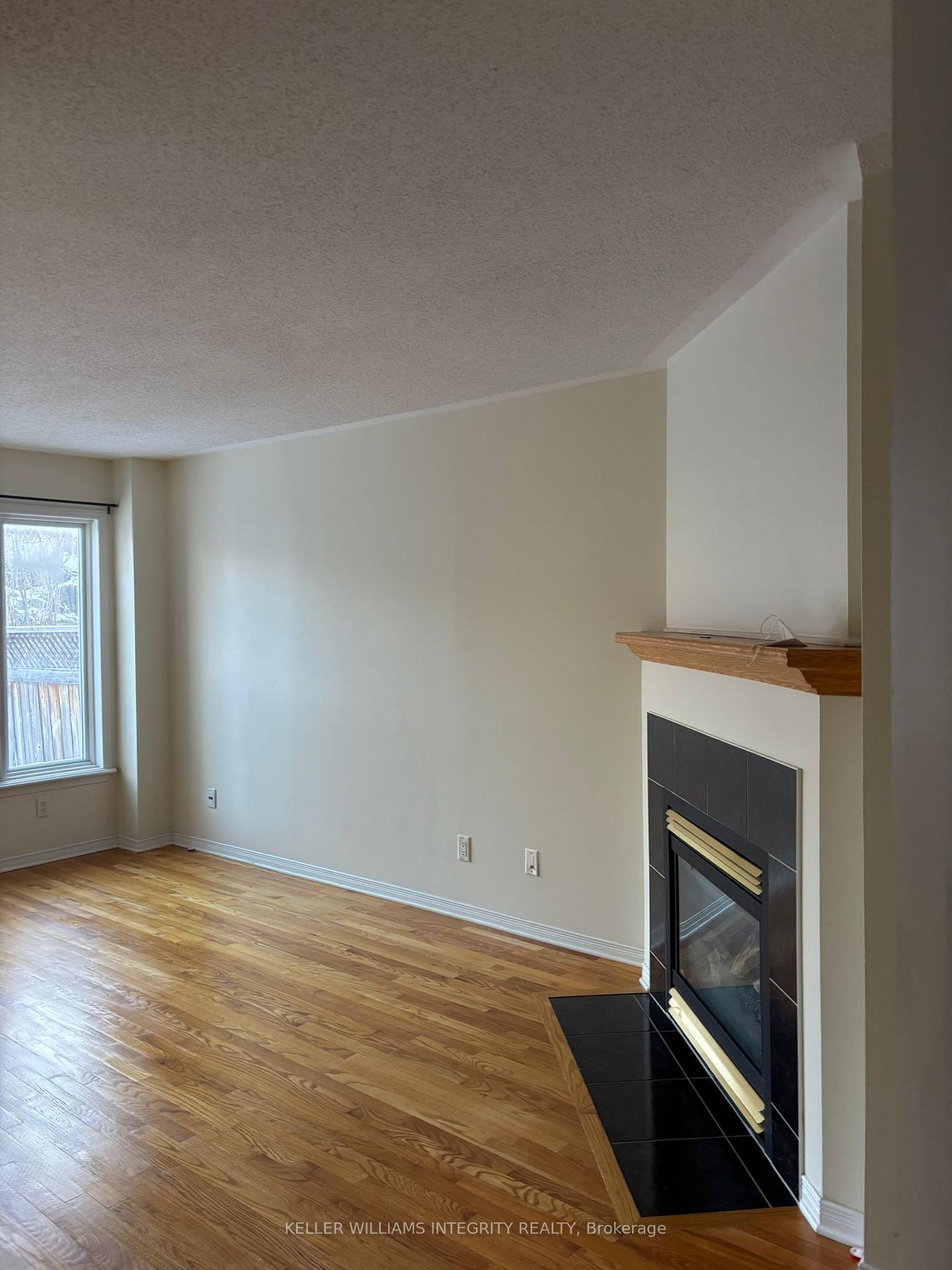 Photo 3 of 150 Blackdome Crescent, Ottawa, Kanata - Kanata Lakes/Heritage Hills — HOMEH