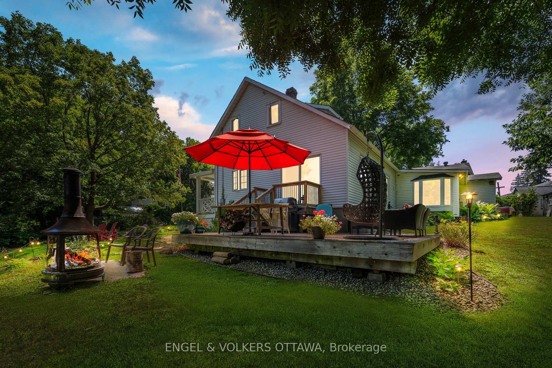 Photo 3 of 1119 Tighe Street, Ottawa, Manotick Village & Manotick Estates — HOMEH