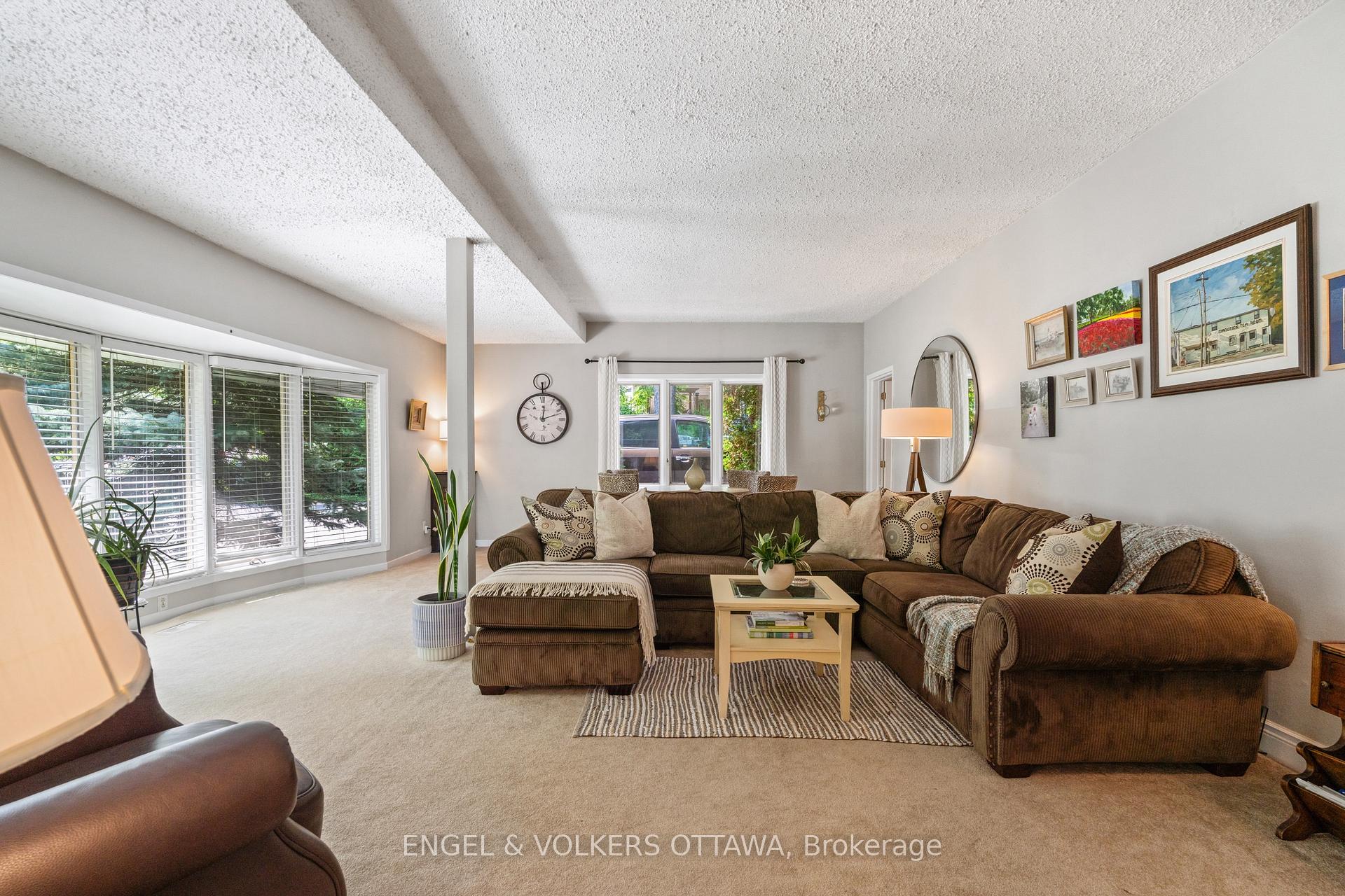 Photo 4 of 1119 Tighe Street, Ottawa, Manotick Village & Manotick Estates — HOMEH