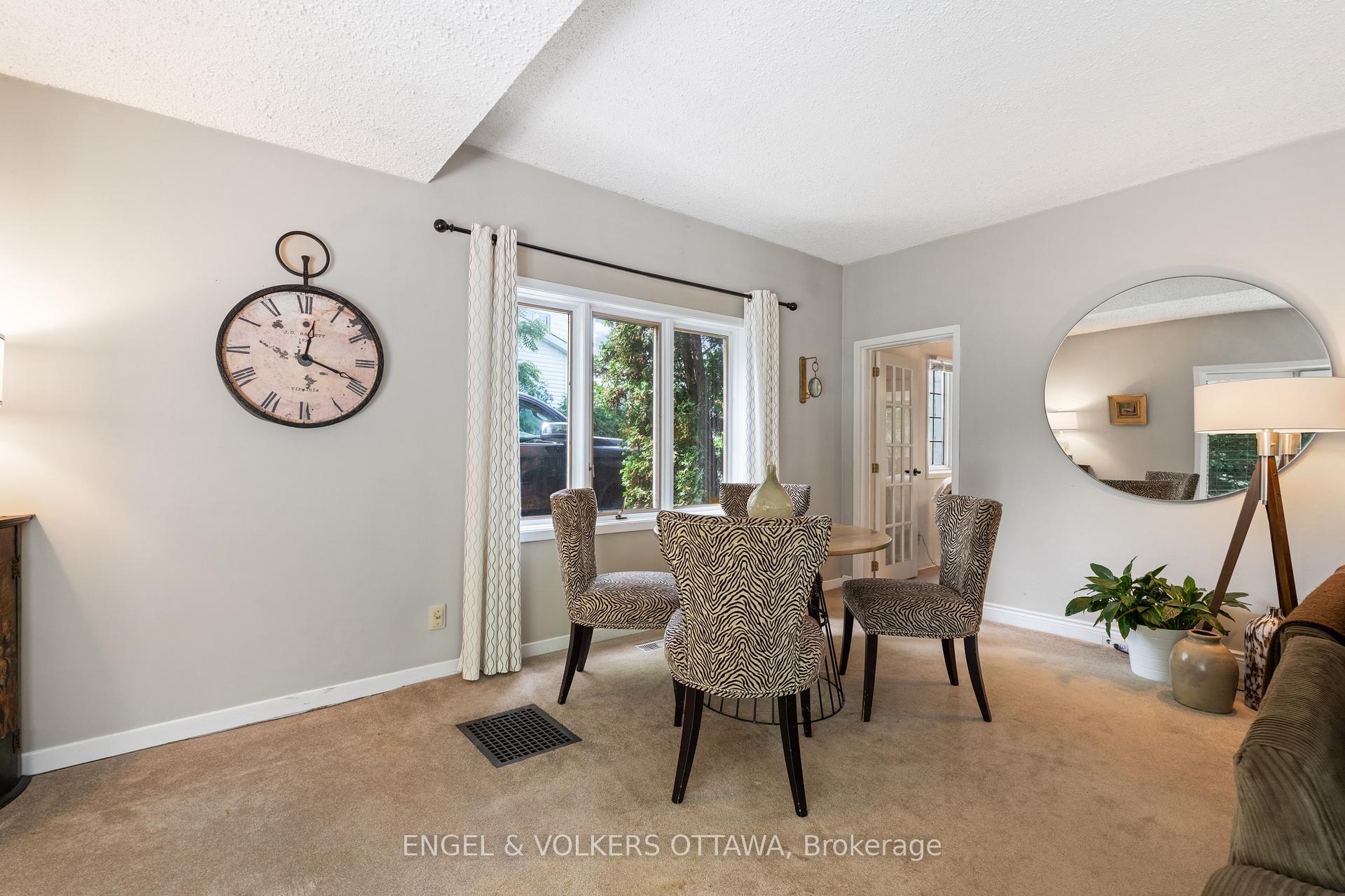 Photo 7 of 1119 Tighe Street, Ottawa, Manotick Village & Manotick Estates — HOMEH
