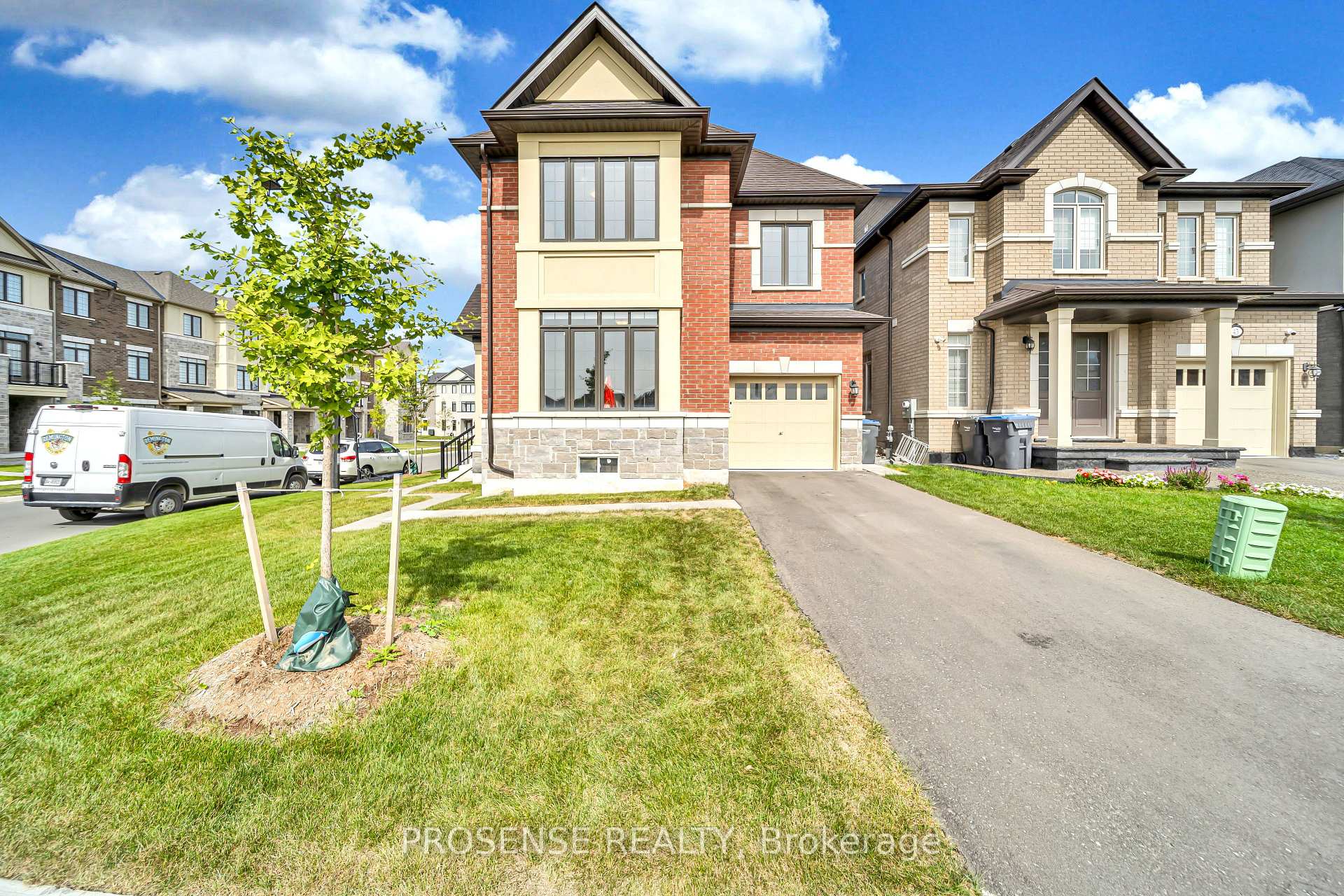 Photo 4 of 45 Keyworth Crescent, Brampton, Sandringham-Wellington North — HOMEH