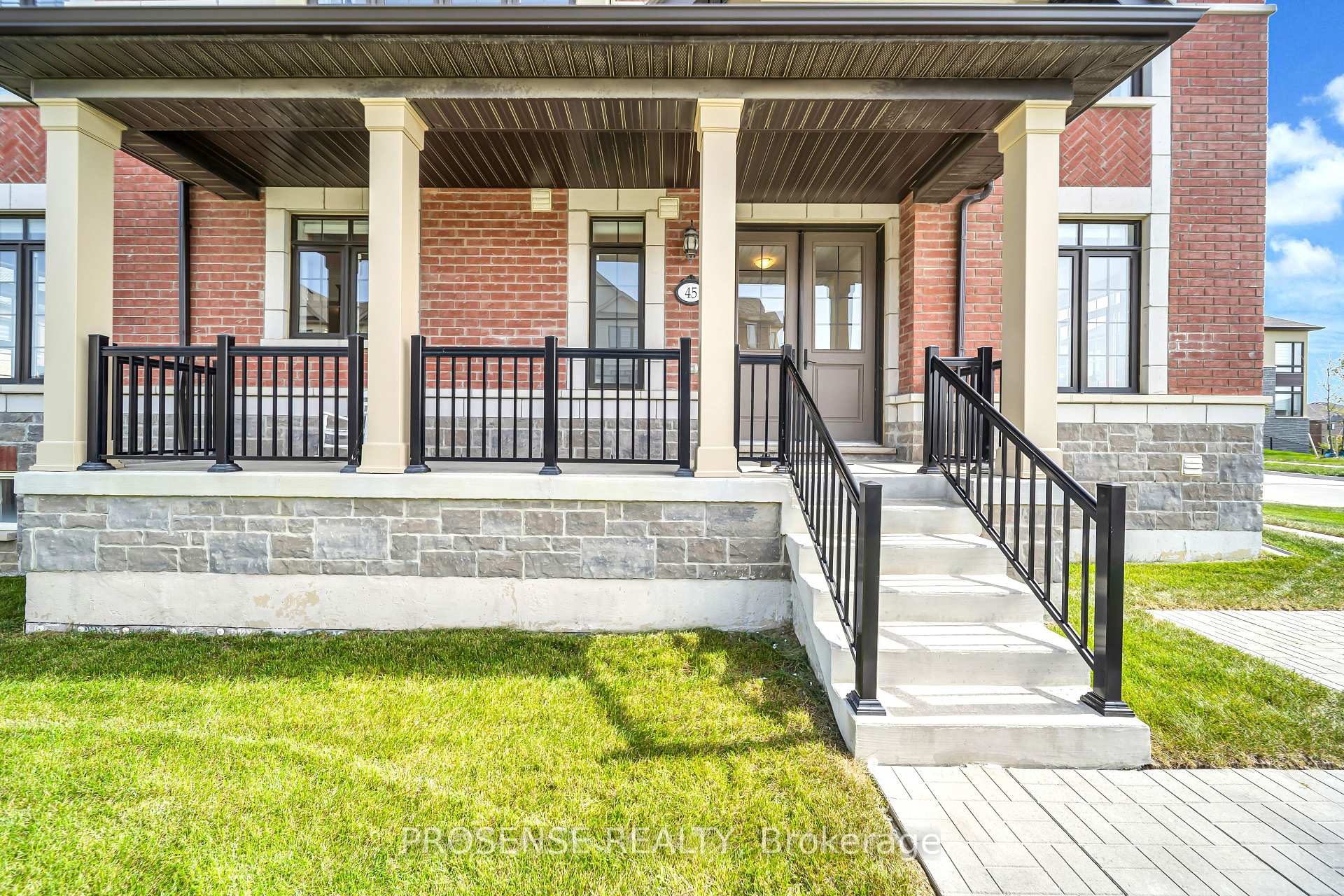 Photo 5 of 45 Keyworth Crescent, Brampton, Sandringham-Wellington North — HOMEH
