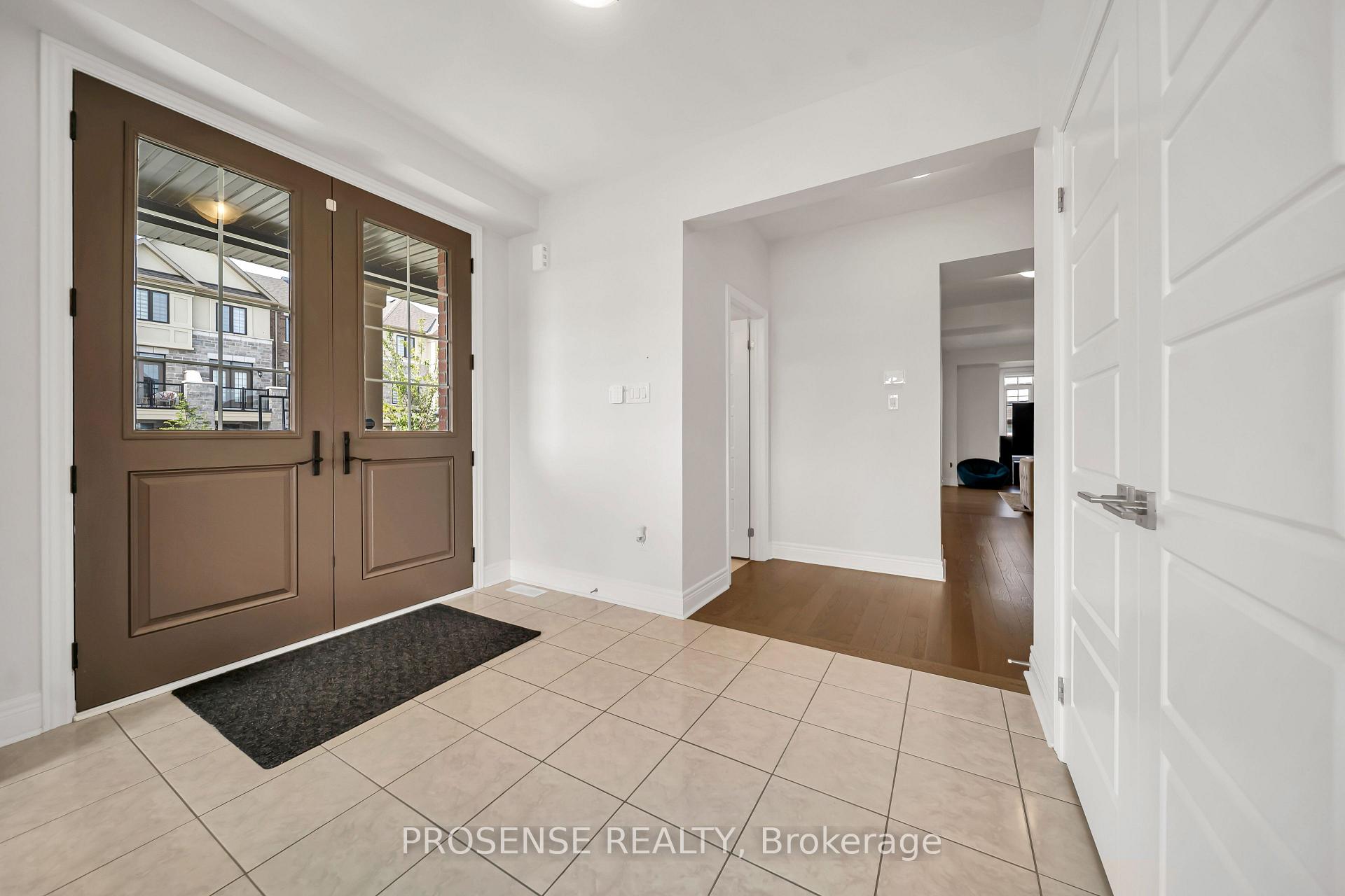 Photo 10 of 45 Keyworth Crescent, Brampton, Sandringham-Wellington North — HOMEH