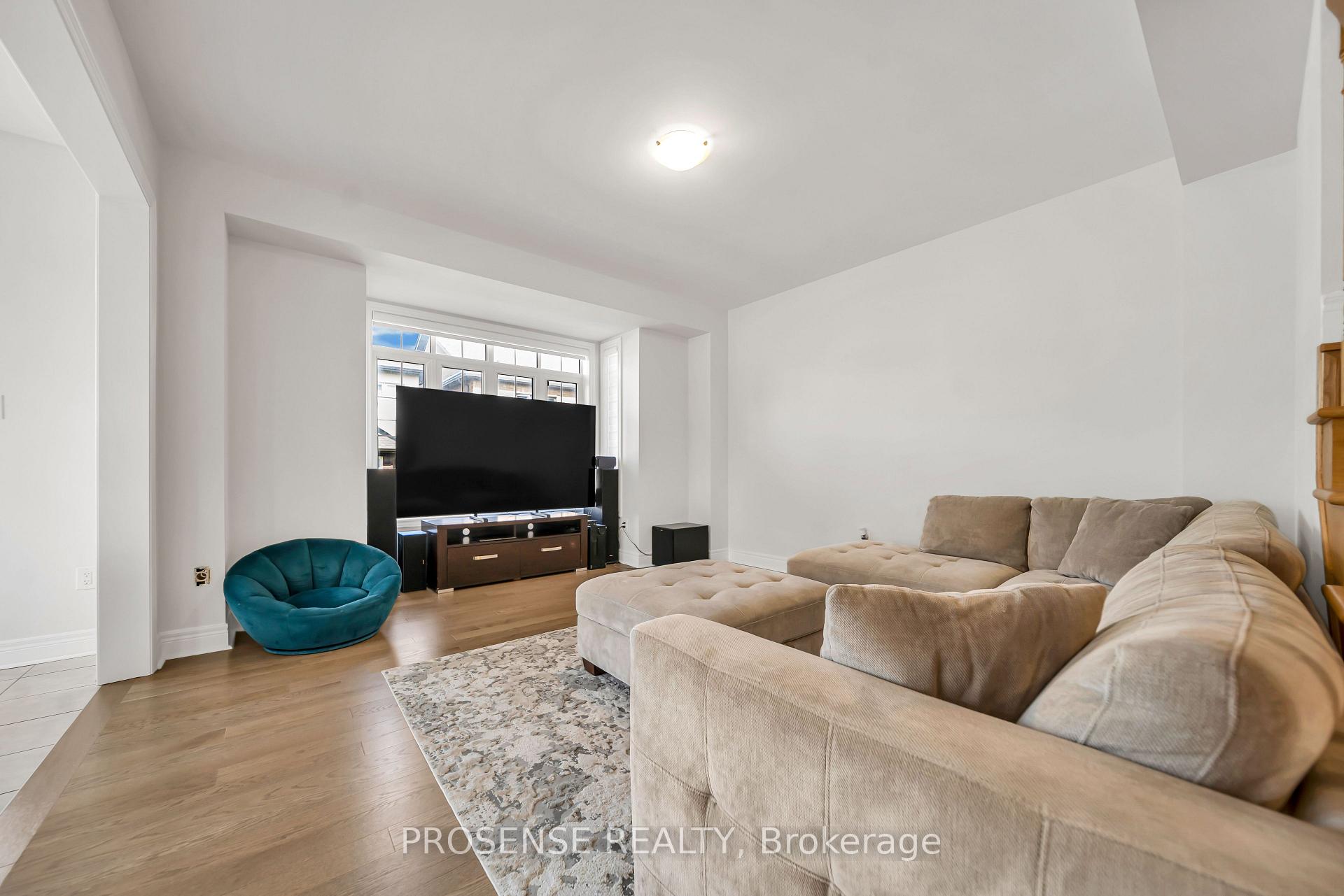 Photo 13 of 45 Keyworth Crescent, Brampton, Sandringham-Wellington North — HOMEH