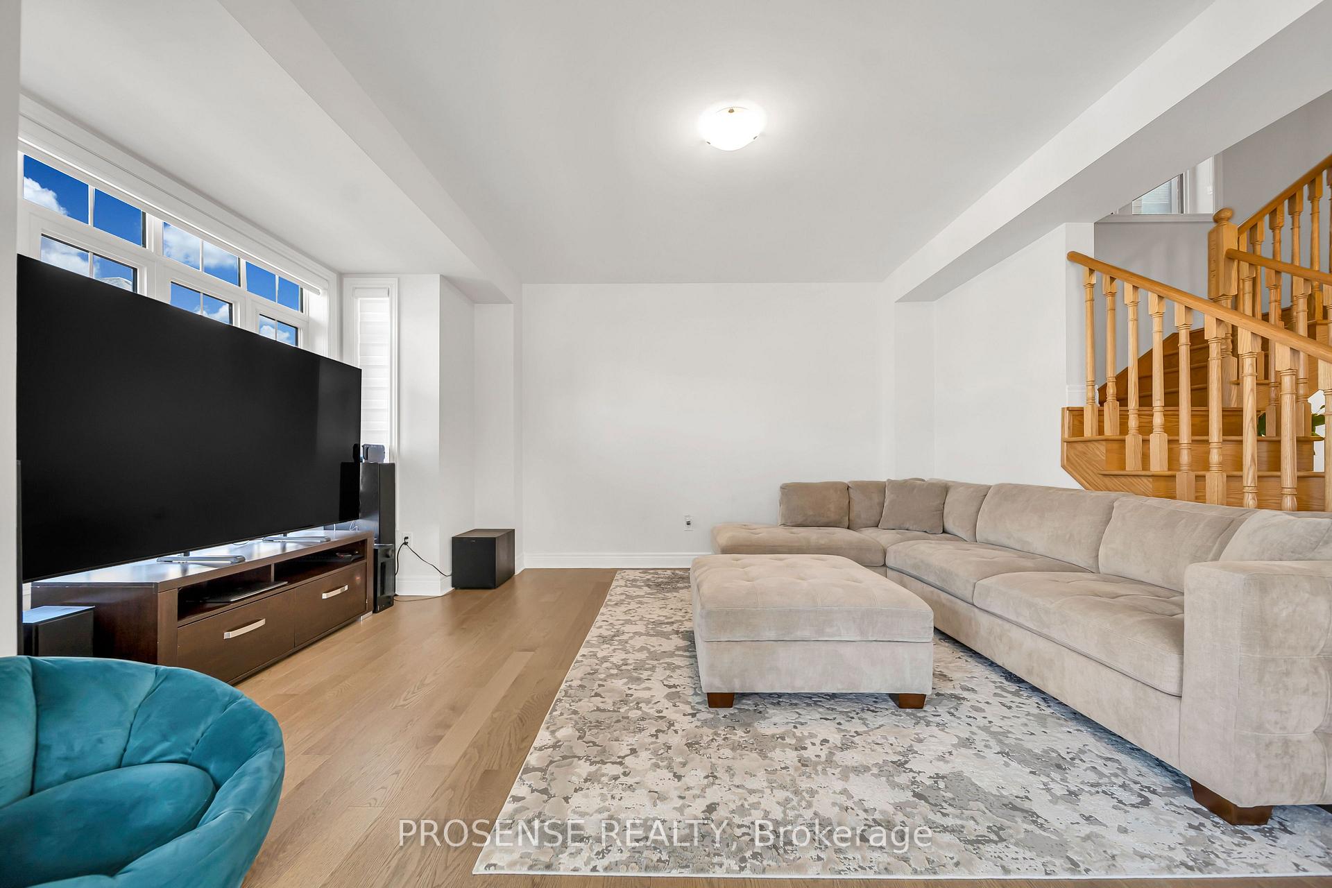 Photo 14 of 45 Keyworth Crescent, Brampton, Sandringham-Wellington North — HOMEH
