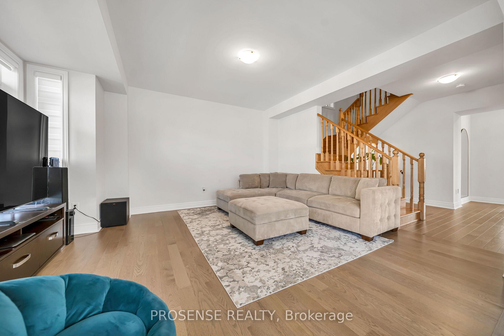 Photo 15 of 45 Keyworth Crescent, Brampton, Sandringham-Wellington North — HOMEH