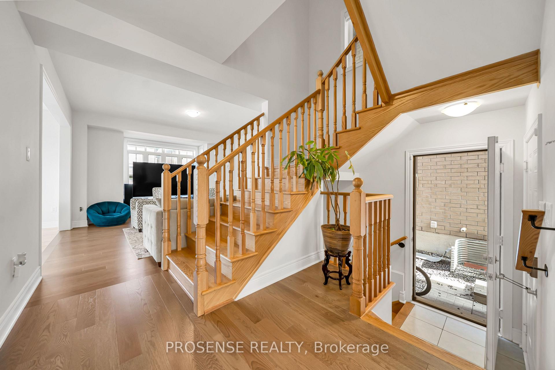 Photo 25 of 45 Keyworth Crescent, Brampton, Sandringham-Wellington North — HOMEH