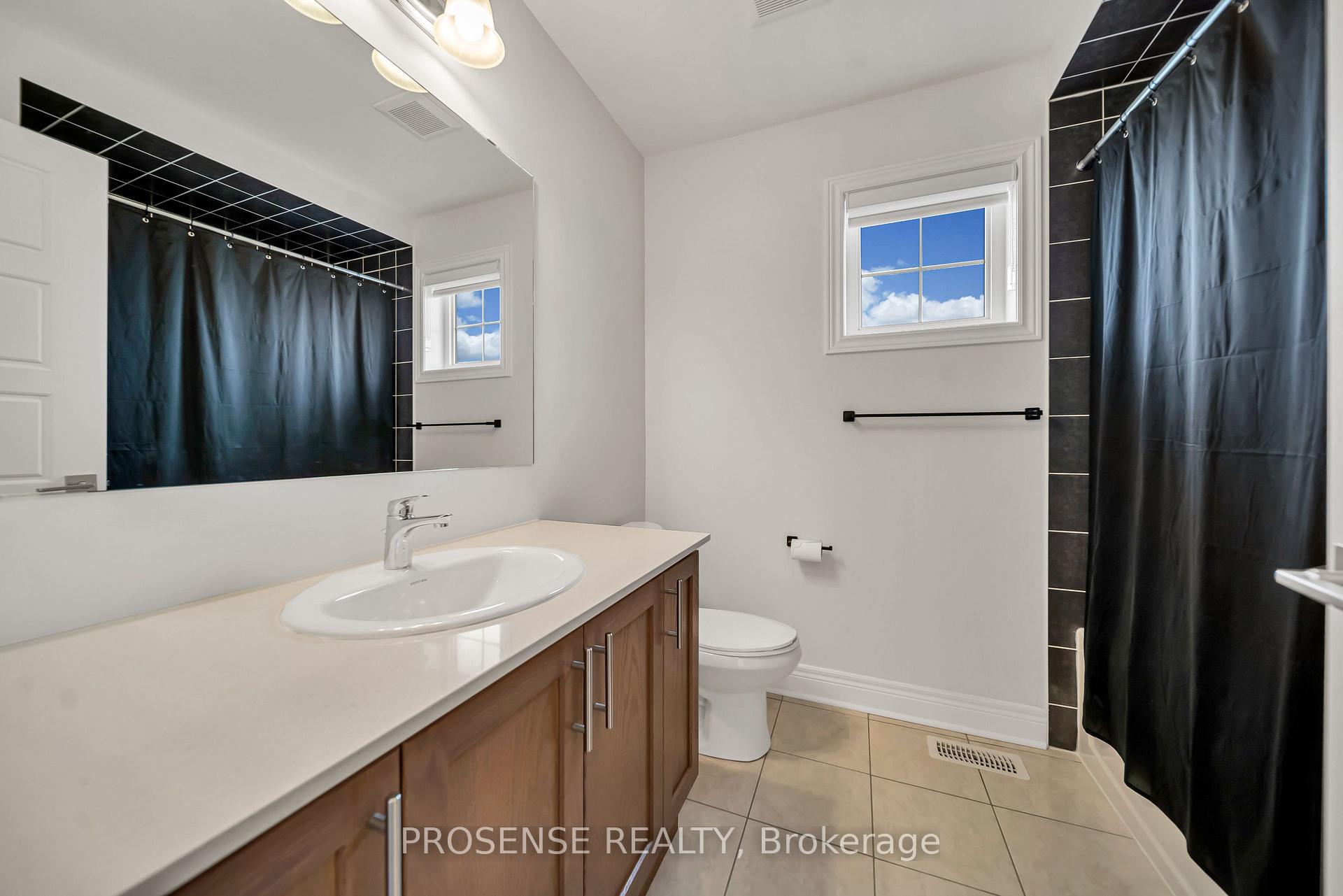 Photo 38 of 45 Keyworth Crescent, Brampton, Sandringham-Wellington North — HOMEH