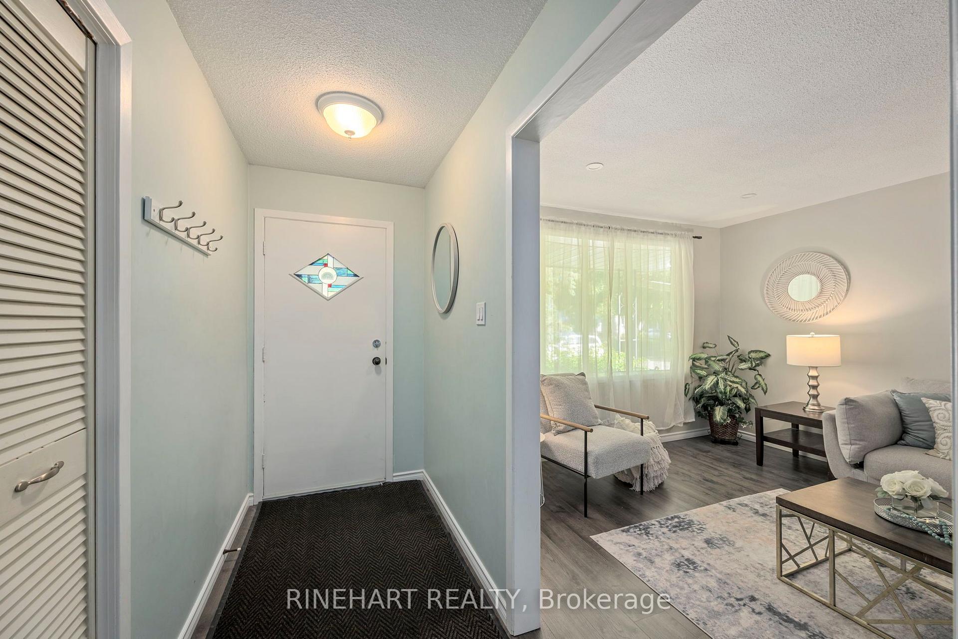 Photo 5 of 140 Paperbirch Crescent, London, North K — HOMEH