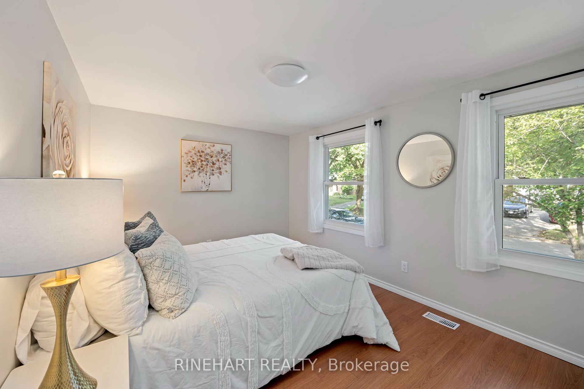 Photo 14 of 140 Paperbirch Crescent, London, North K — HOMEH