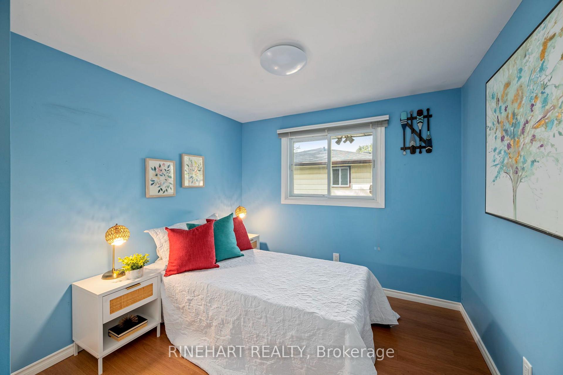 Photo 17 of 140 Paperbirch Crescent, London, North K — HOMEH
