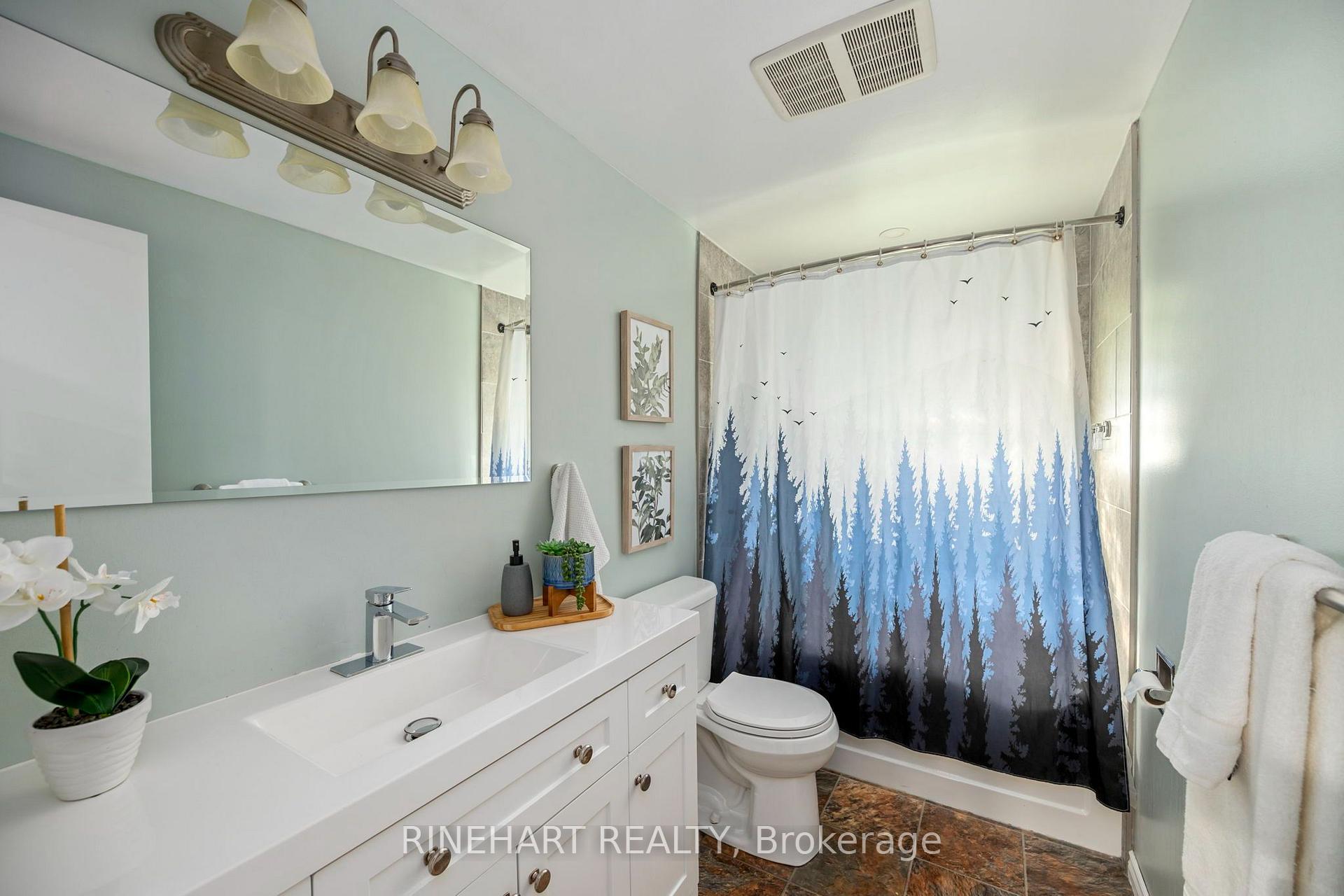Photo 20 of 140 Paperbirch Crescent, London, North K — HOMEH