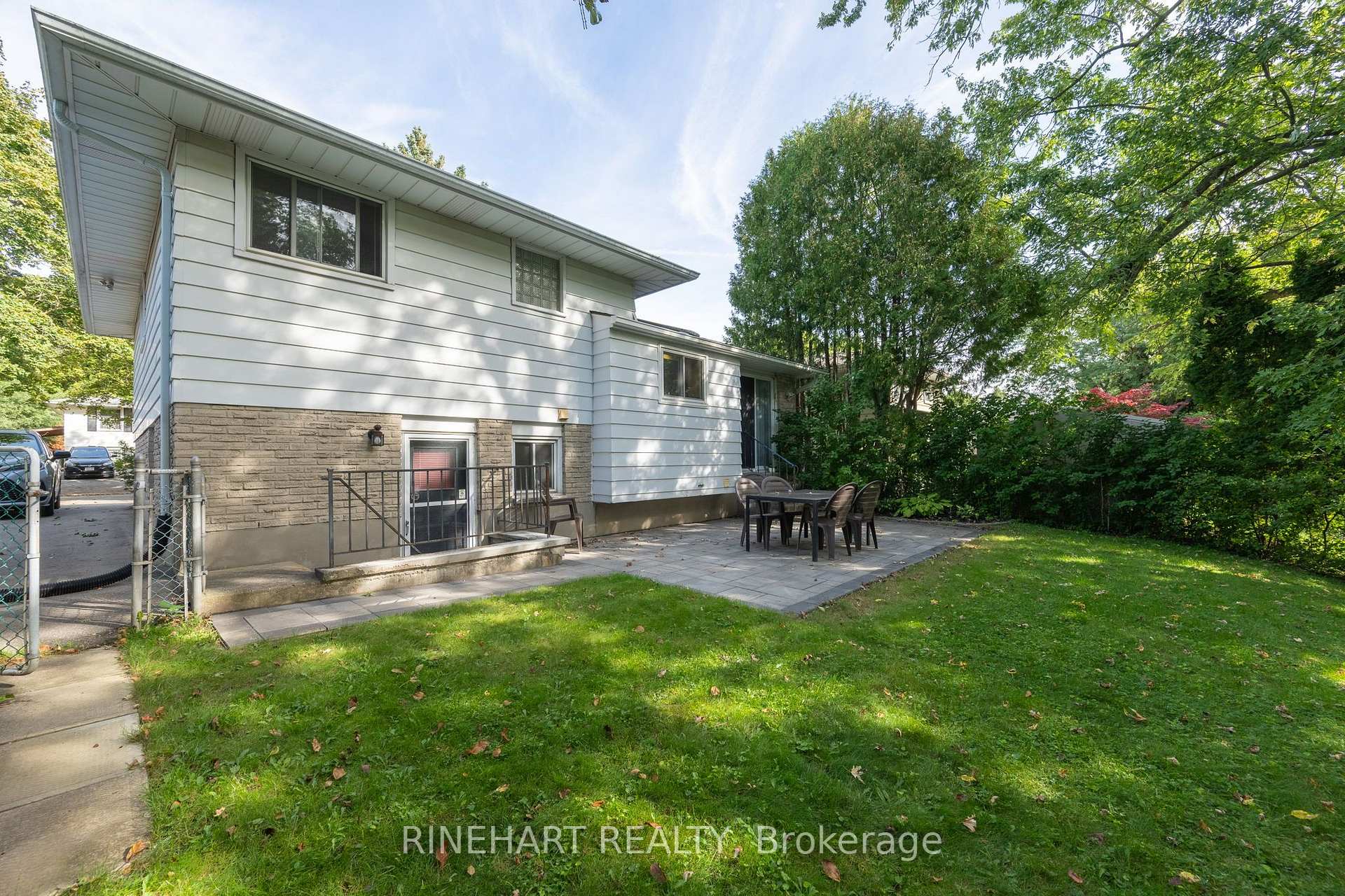 Photo 36 of 140 Paperbirch Crescent, London, North K — HOMEH