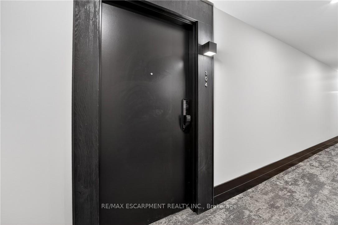 Photo 2 of Unit 304, 461 Green Road, Hamilton, Stoney Creek — HOMEH
