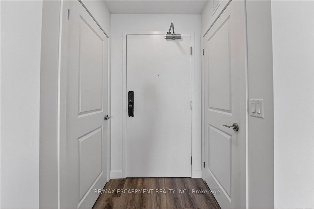 Photo 3 of Unit 304, 461 Green Road, Hamilton, Stoney Creek — HOMEH