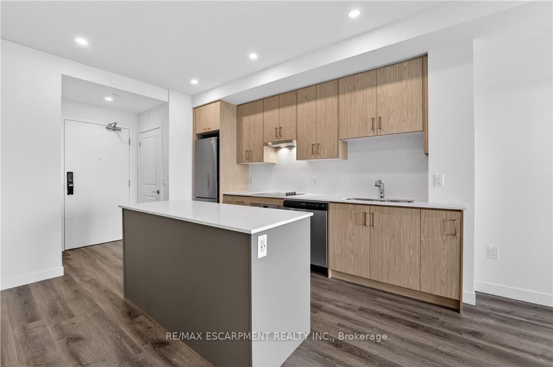 Photo 7 of Unit 304, 461 Green Road, Hamilton, Stoney Creek — HOMEH