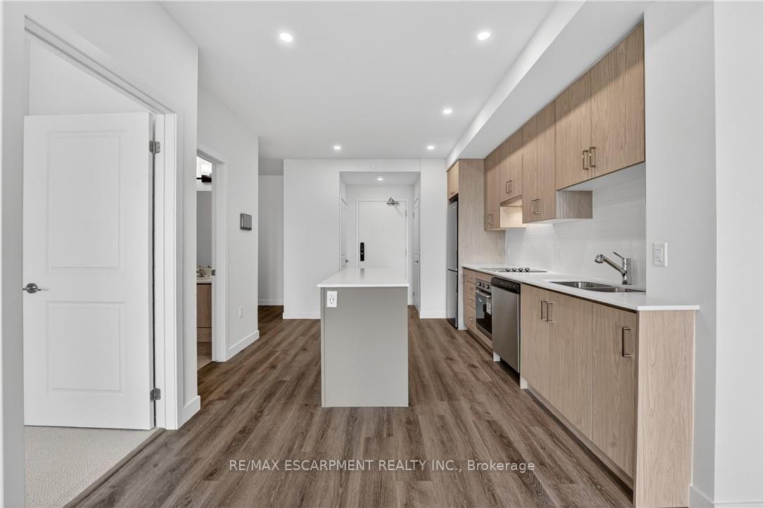 Photo 8 of Unit 304, 461 Green Road, Hamilton, Stoney Creek — HOMEH
