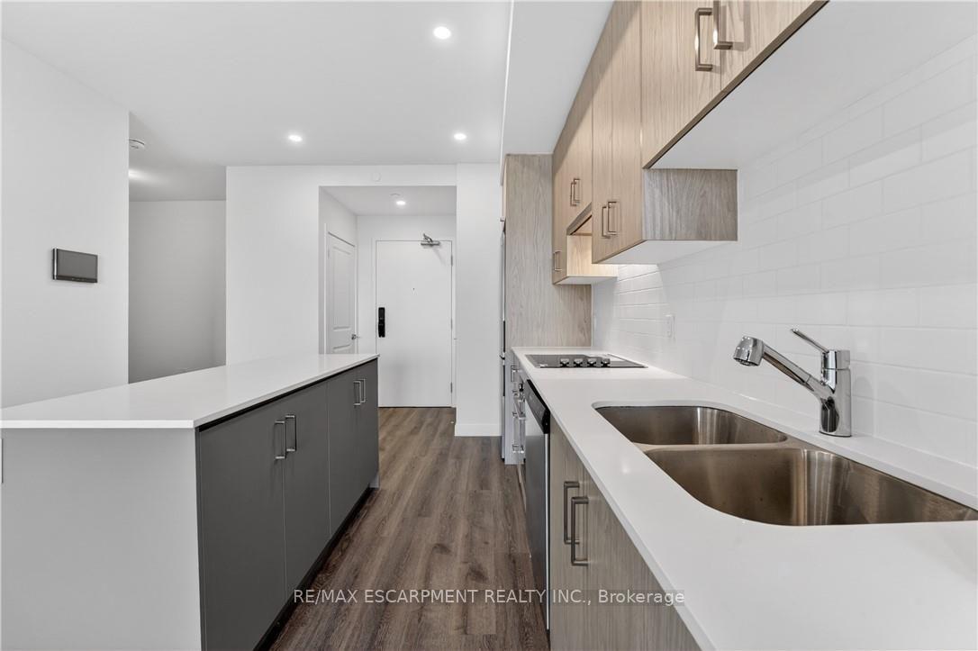 Photo 11 of Unit 304, 461 Green Road, Hamilton, Stoney Creek — HOMEH