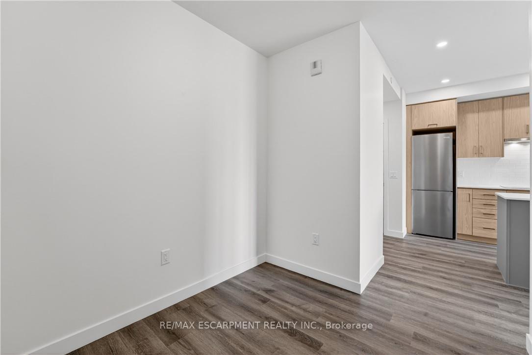 Photo 14 of Unit 304, 461 Green Road, Hamilton, Stoney Creek — HOMEH