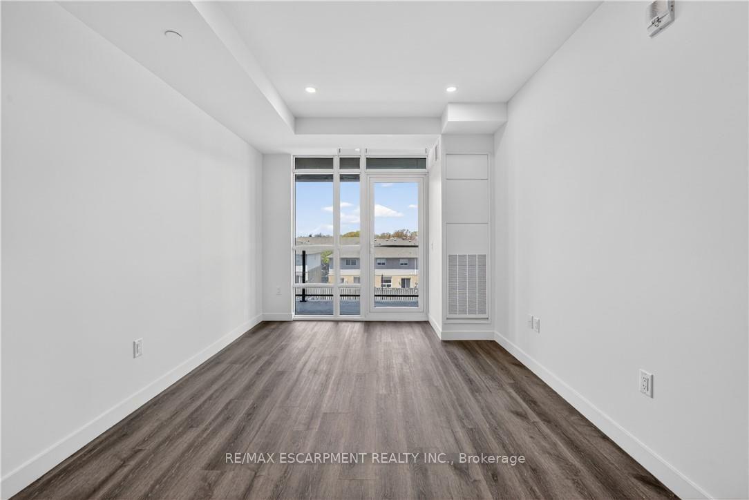 Photo 19 of Unit 304, 461 Green Road, Hamilton, Stoney Creek — HOMEH