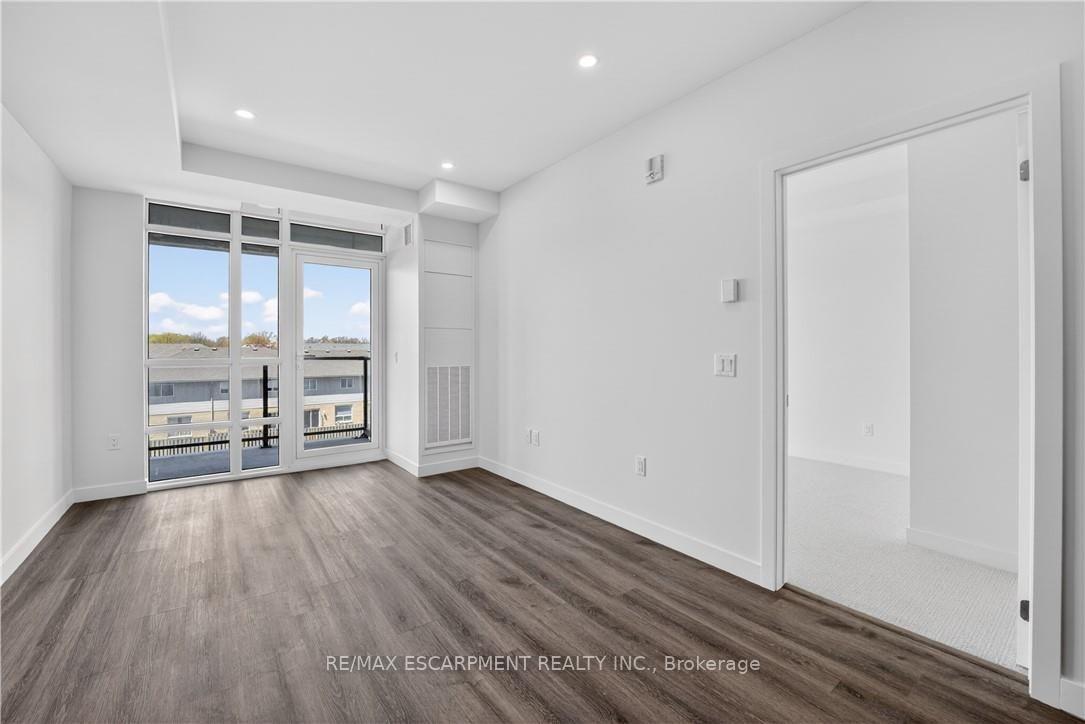 Photo 20 of Unit 304, 461 Green Road, Hamilton, Stoney Creek — HOMEH