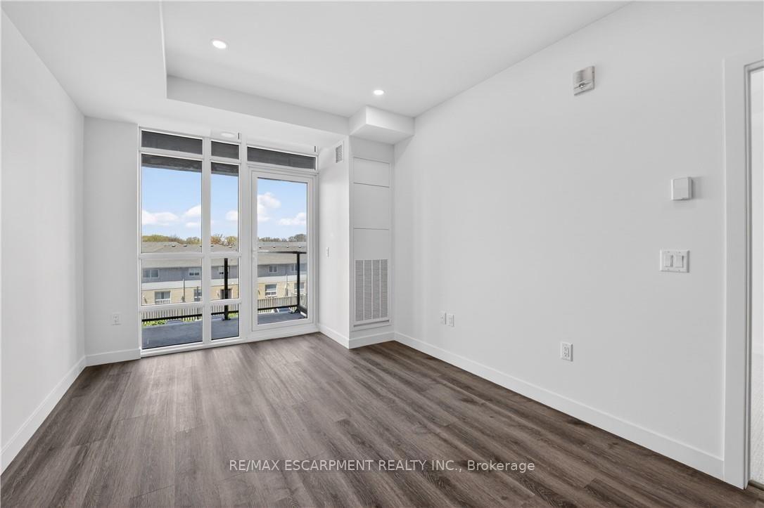 Photo 21 of Unit 304, 461 Green Road, Hamilton, Stoney Creek — HOMEH