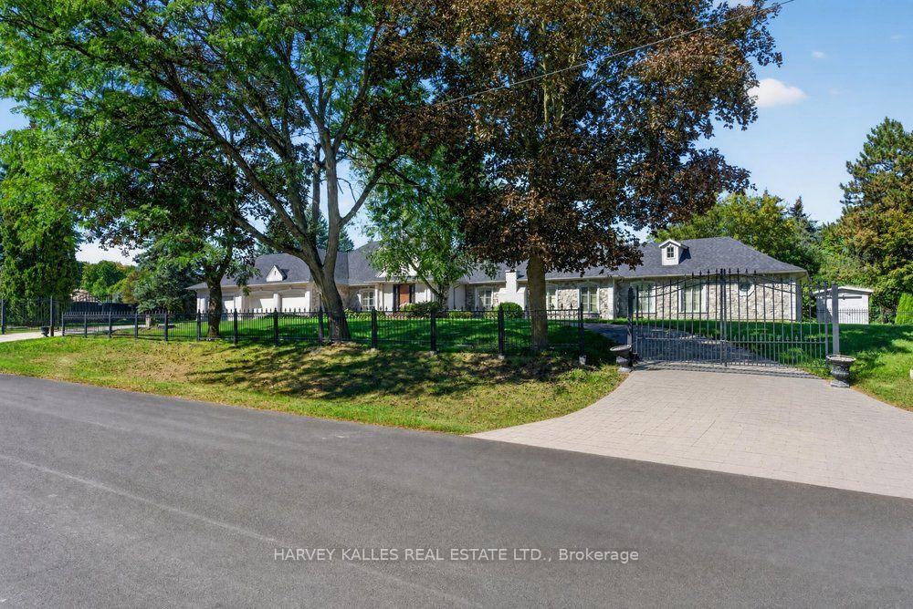 Photo 1 of 28 Putting Green Crescent, Vaughan, Kleinburg — HOMEH
