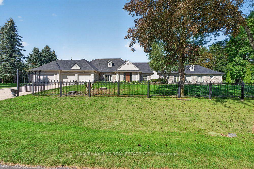 Photo 2 of 28 Putting Green Crescent, Vaughan, Kleinburg — HOMEH