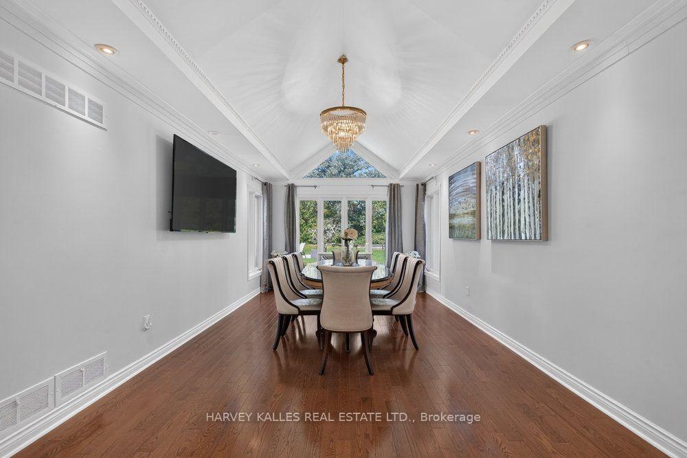 Photo 9 of 28 Putting Green Crescent, Vaughan, Kleinburg — HOMEH