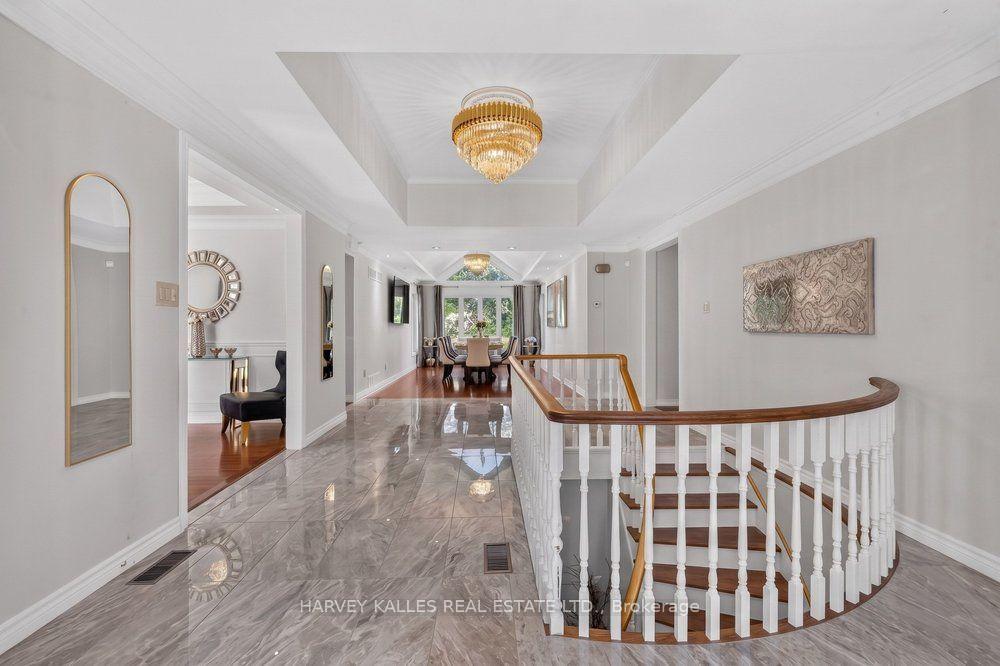 Photo 10 of 28 Putting Green Crescent, Vaughan, Kleinburg — HOMEH