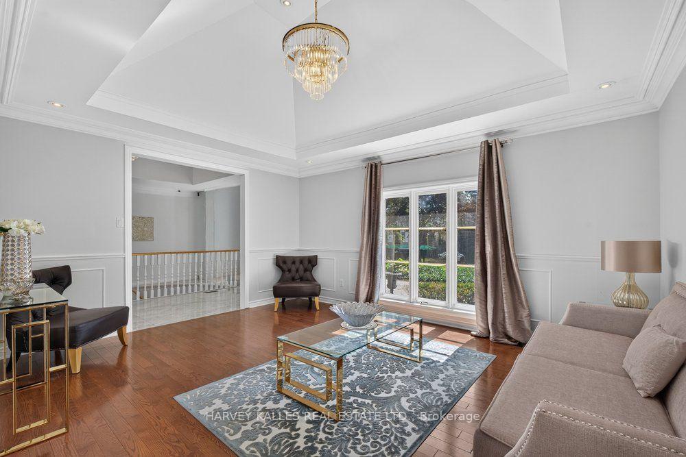 Photo 12 of 28 Putting Green Crescent, Vaughan, Kleinburg — HOMEH