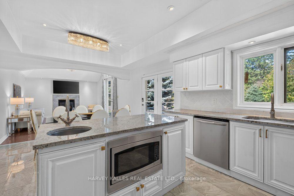Photo 13 of 28 Putting Green Crescent, Vaughan, Kleinburg — HOMEH
