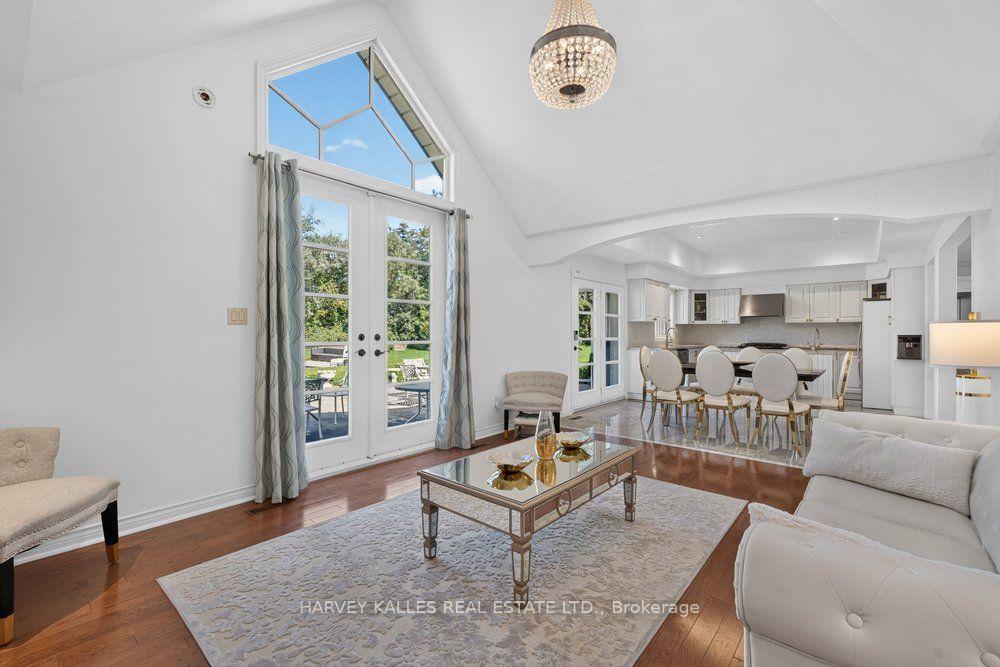 Photo 18 of 28 Putting Green Crescent, Vaughan, Kleinburg — HOMEH