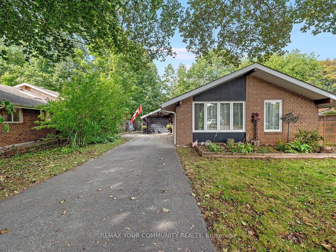 Photo 1 of 1899 Delaney Drive, Mississauga, Clarkson — HOMEH
