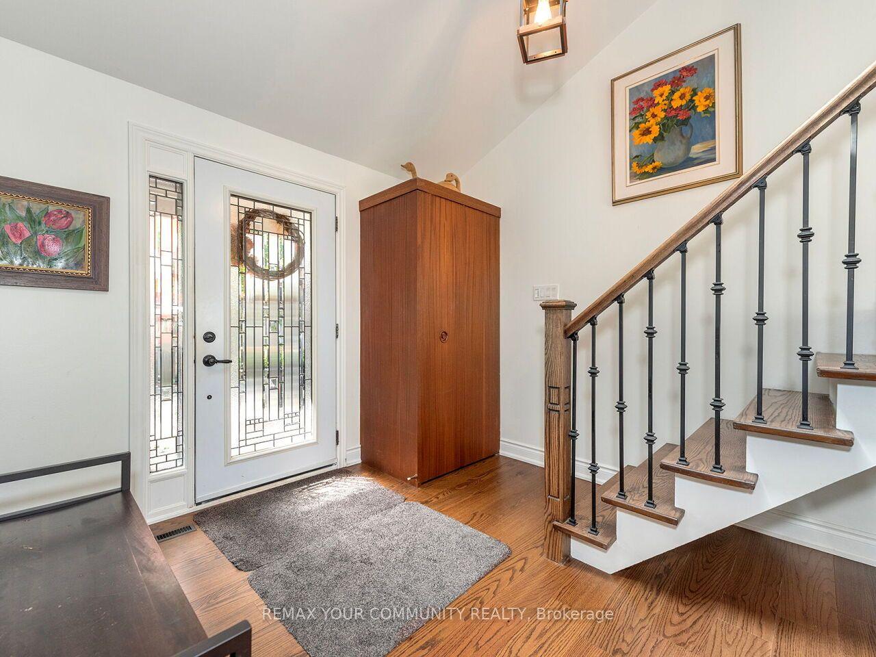 Photo 3 of 1899 Delaney Drive, Mississauga, Clarkson — HOMEH