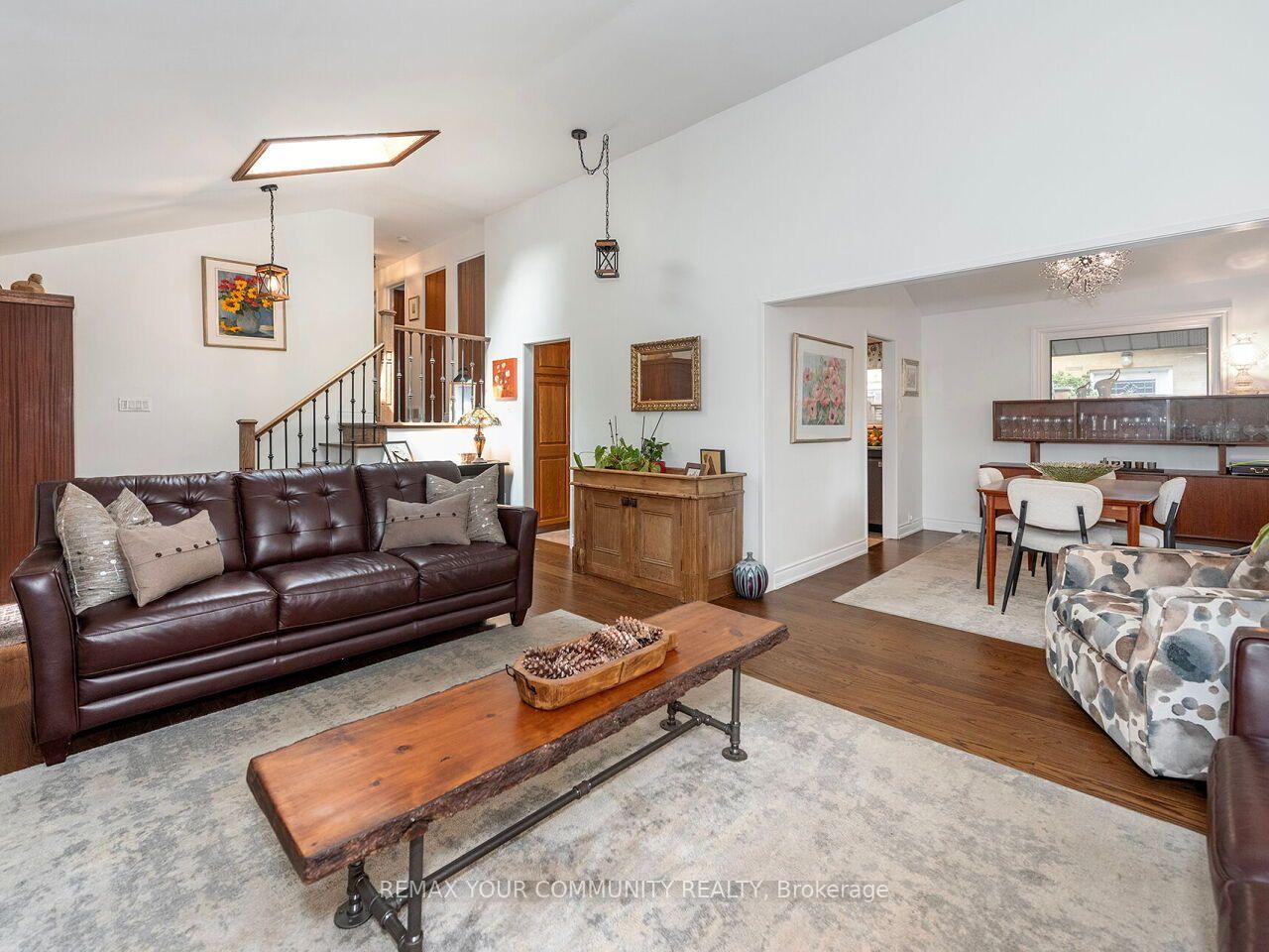 Photo 6 of 1899 Delaney Drive, Mississauga, Clarkson — HOMEH