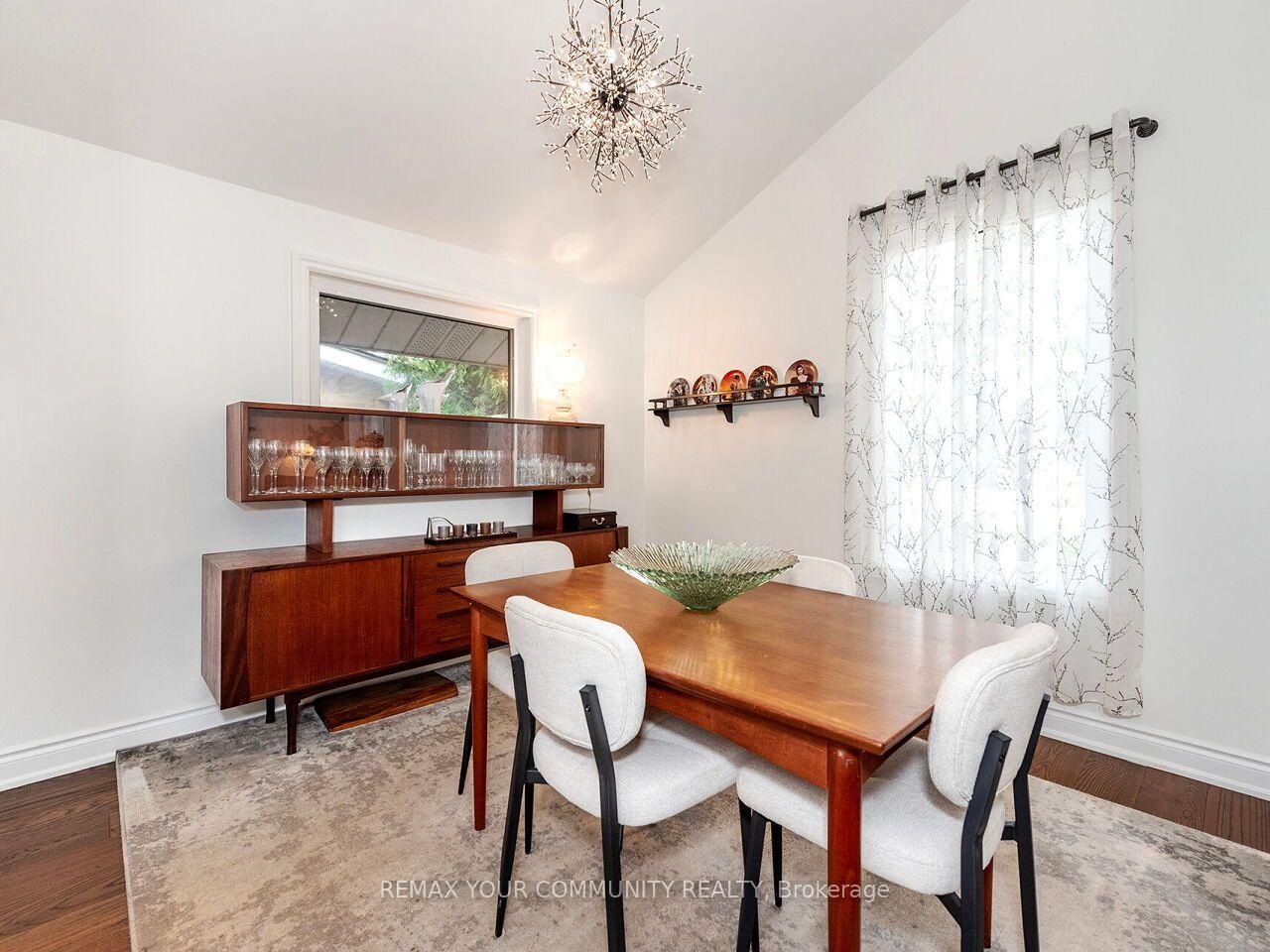Photo 8 of 1899 Delaney Drive, Mississauga, Clarkson — HOMEH