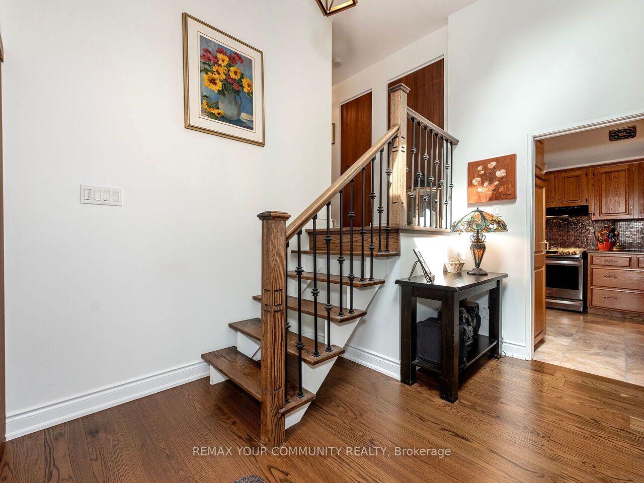 Photo 16 of 1899 Delaney Drive, Mississauga, Clarkson — HOMEH
