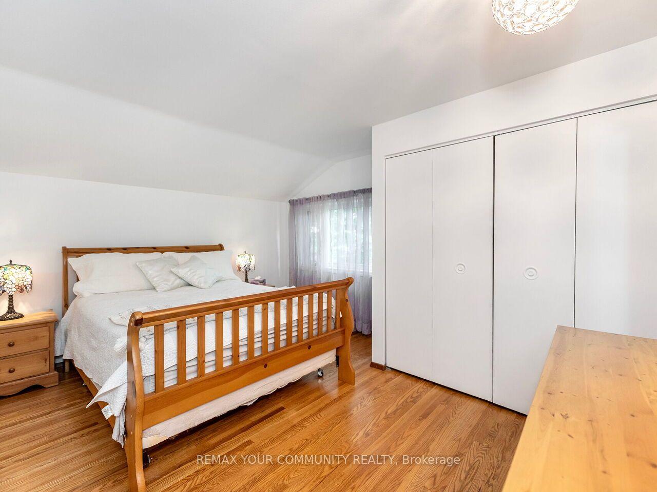 Photo 18 of 1899 Delaney Drive, Mississauga, Clarkson — HOMEH