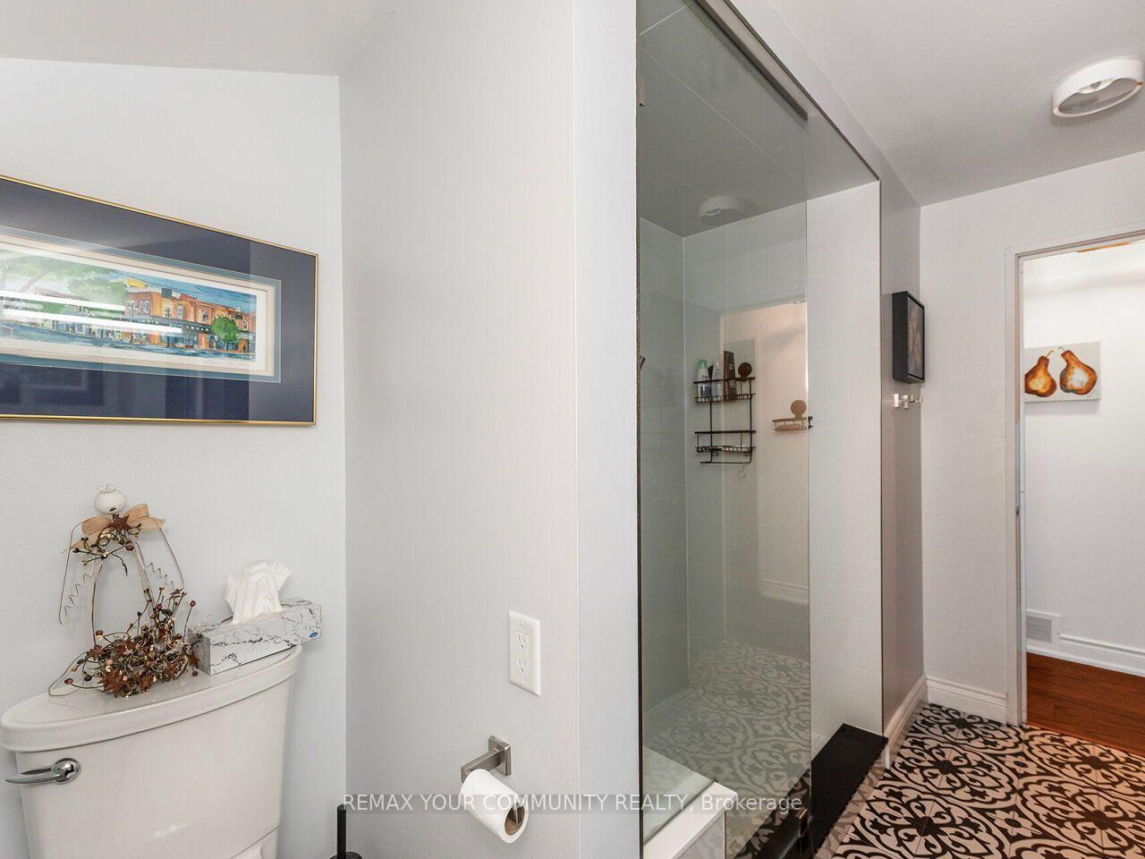 Photo 24 of 1899 Delaney Drive, Mississauga, Clarkson — HOMEH