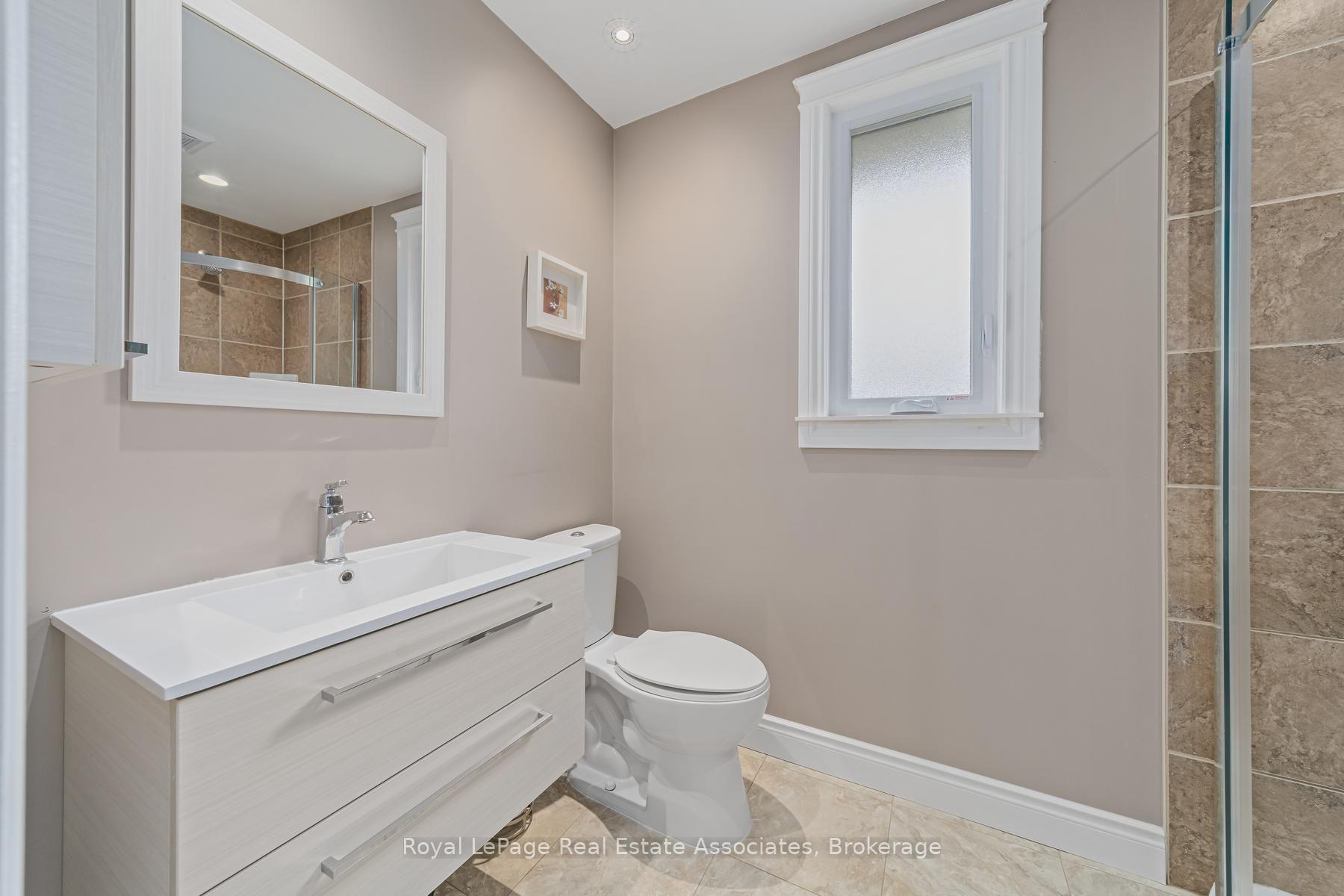Photo 22 of 132 Elmore Drive, Halton Hills, Acton — HOMEH