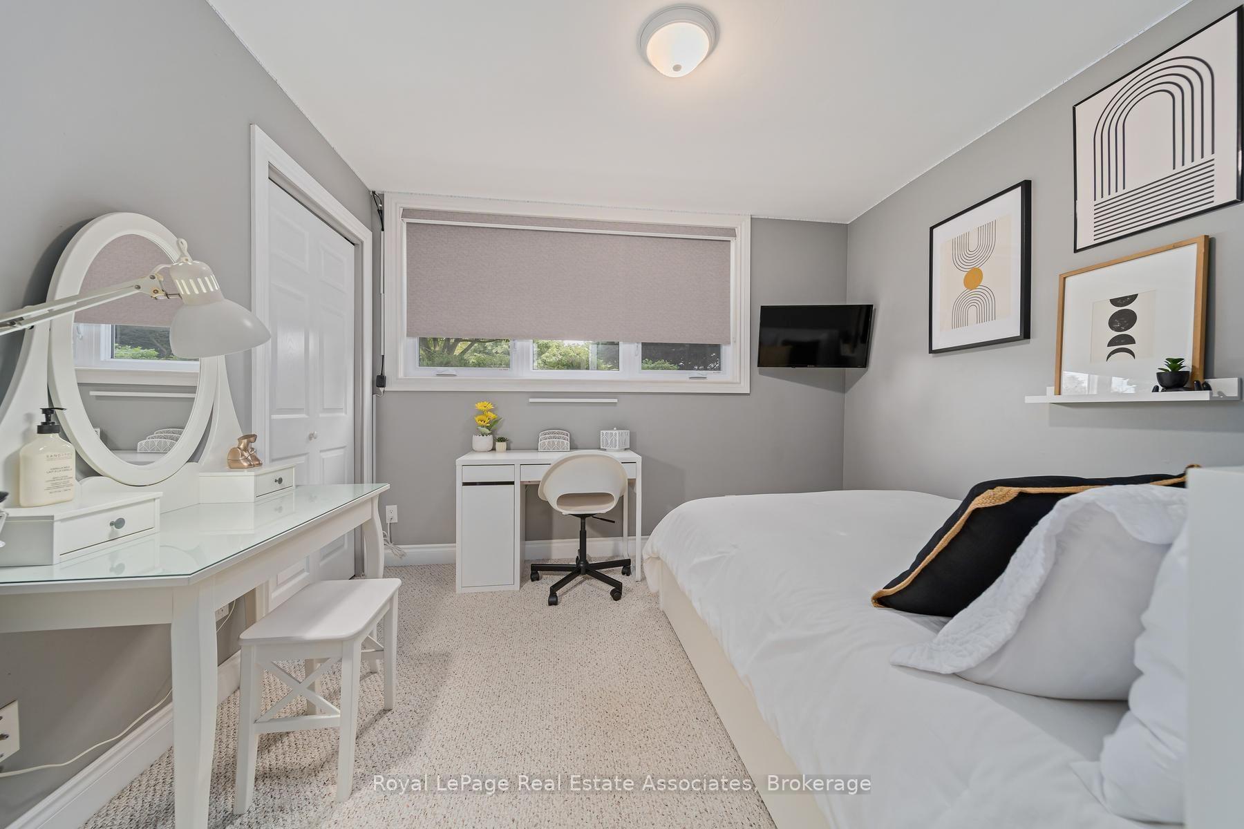 Photo 24 of 132 Elmore Drive, Halton Hills, Acton — HOMEH